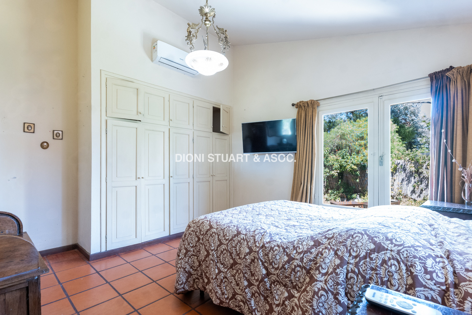 VENTA CASA EN PLAYA MANSA - 4 DORMITORIOS  - CERCA DEL MAR