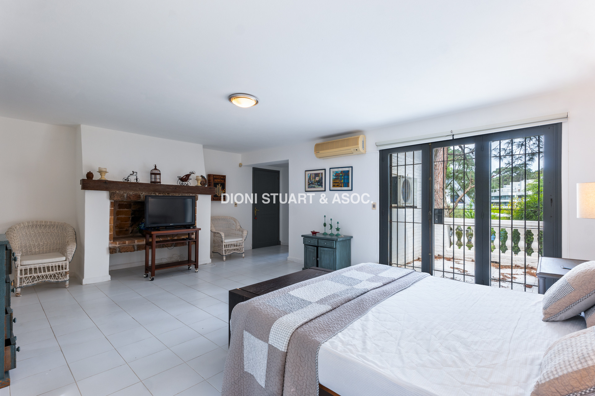 CASA EN VENTA EN EL GOLF CON 8 DORMITORIOS EN SUTIE