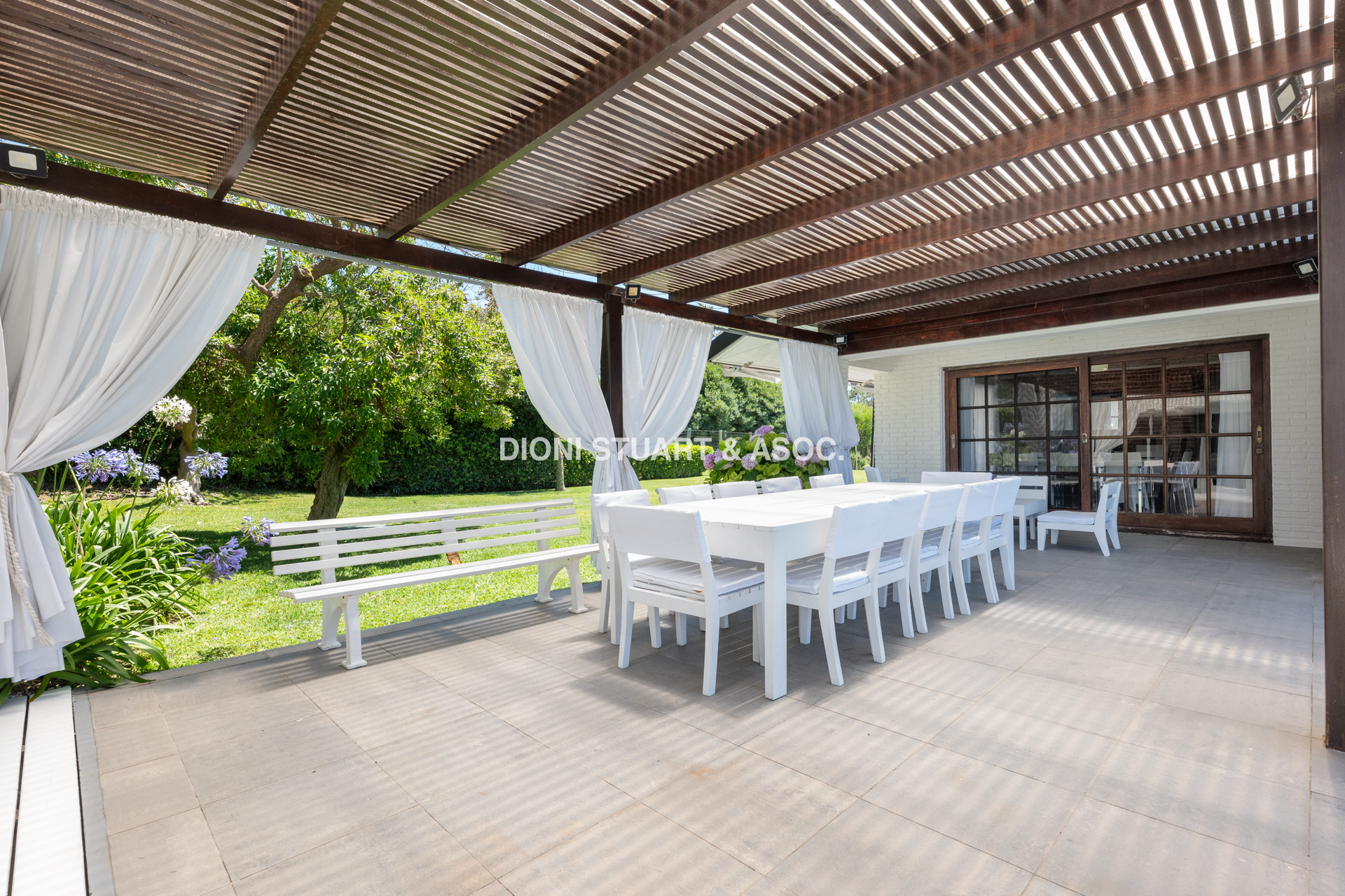 CASA EN VENTA PRIMERA LINEA PLAYA BRAVA