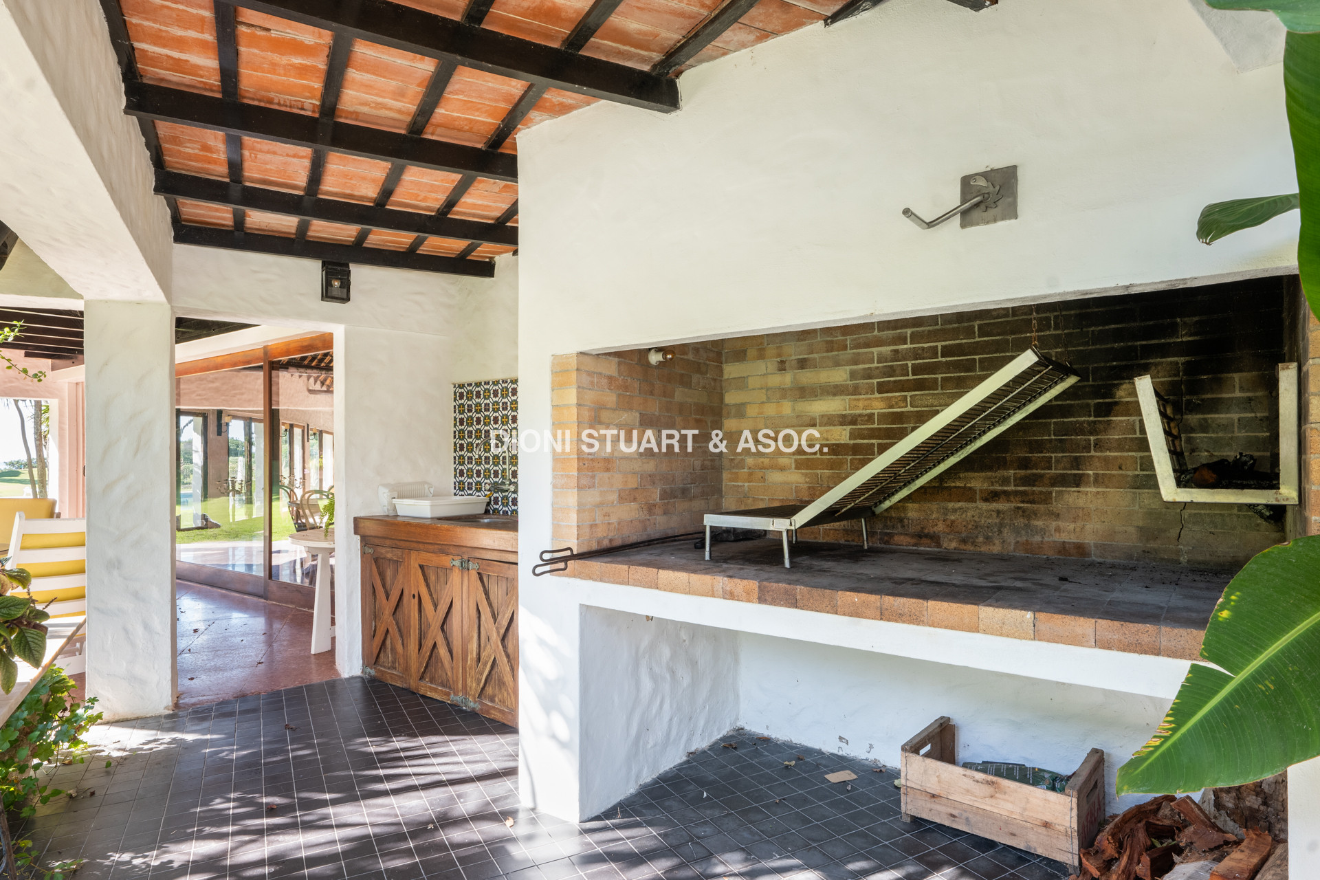 IMPONENTE CASA EN PLAYA BRAVA - ELEGANCIA Y CONFORT