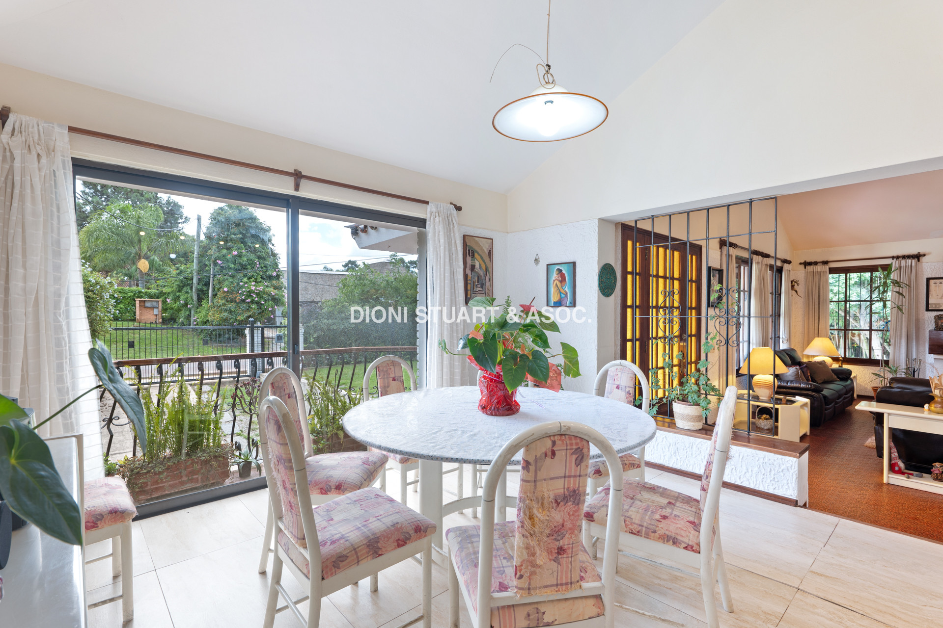 OPORTUNIDAD - CASA EN ROOSEVELT - 5 DORMITORIOS Y 5 BAÑOS - PISCINA CLIMATIZADA