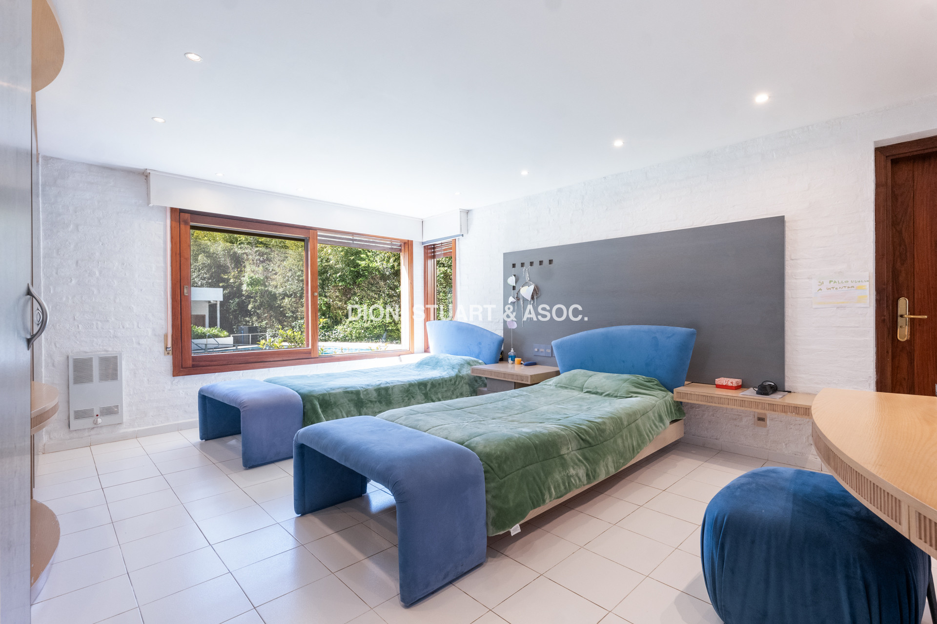 VENTA CASA EN EL GOLF - 5 DORMITORIOS + DEPENDENCIA - MEGA BARBACOA
