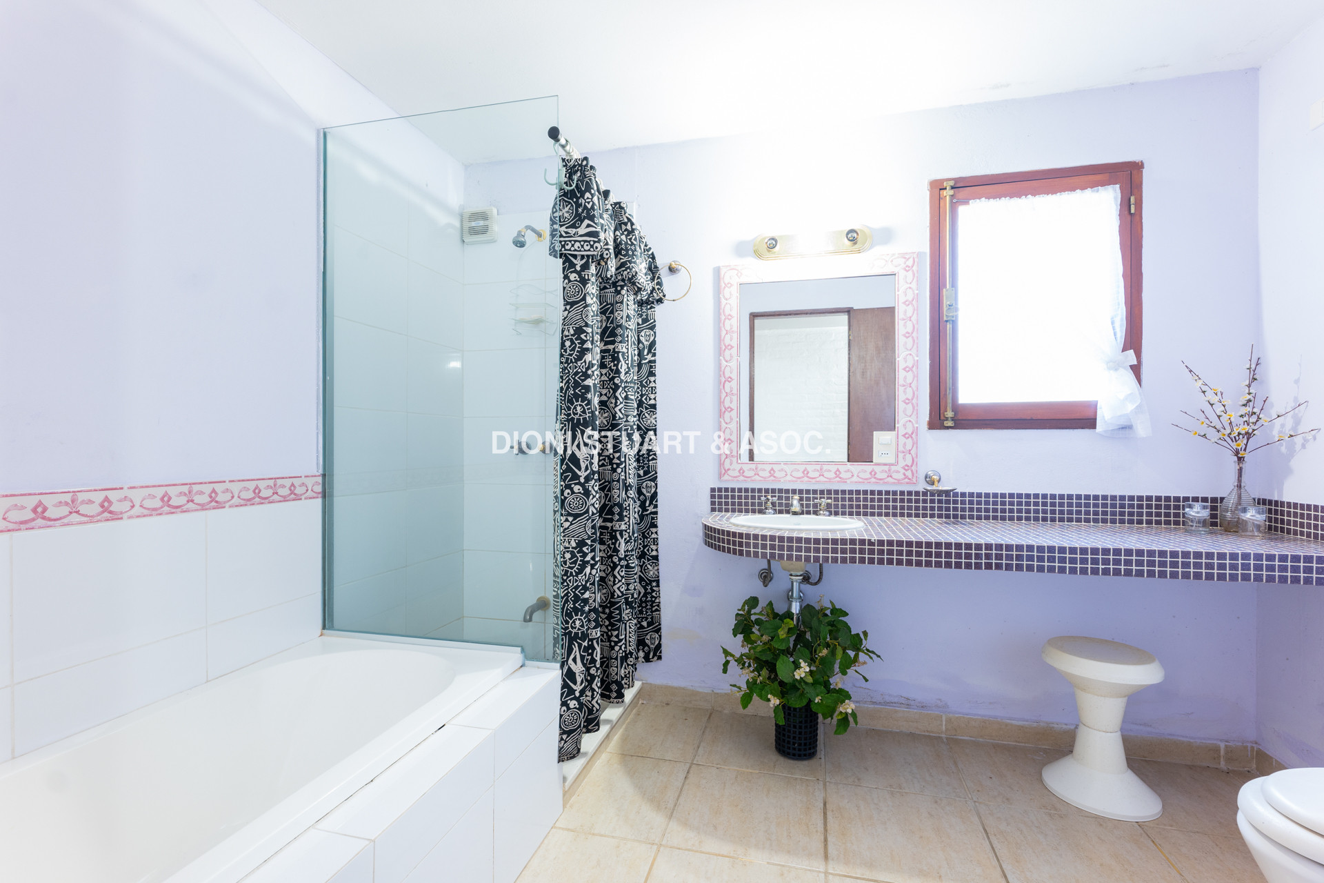 CASA EN VENTA EN CANTEGRIL CON 3 DORMITORIOS Y DEPENDENCIA + PISCINA