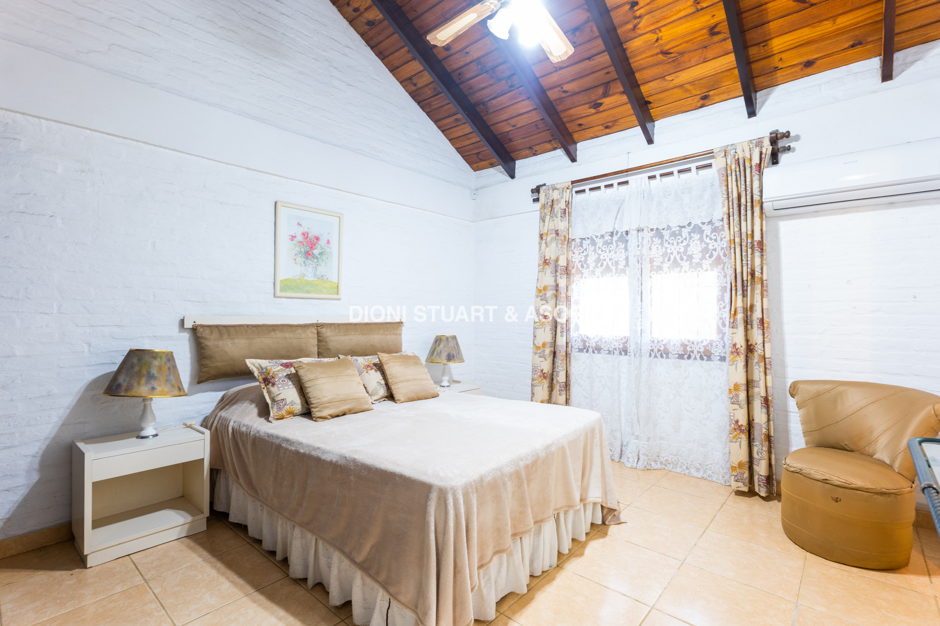 CASA EN VENTA EN CANTEGRIL CON 3 DORMITORIOS Y DEPENDENCIA + PISCINA