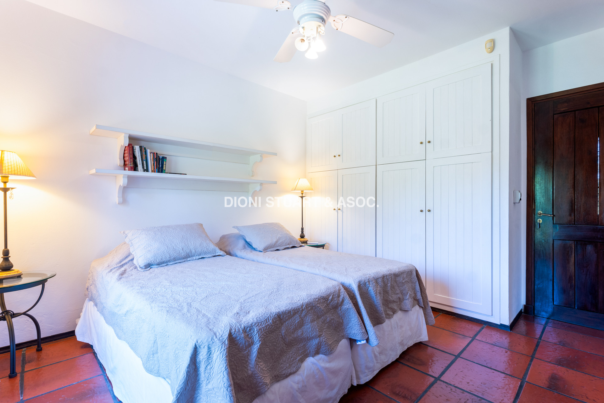 CASA EN ALQUILER ANUAL DE 3 DORMITORIOS EN SUTIE + DEP. CON PISCINA SAN RAFAEL - EL GOLF -