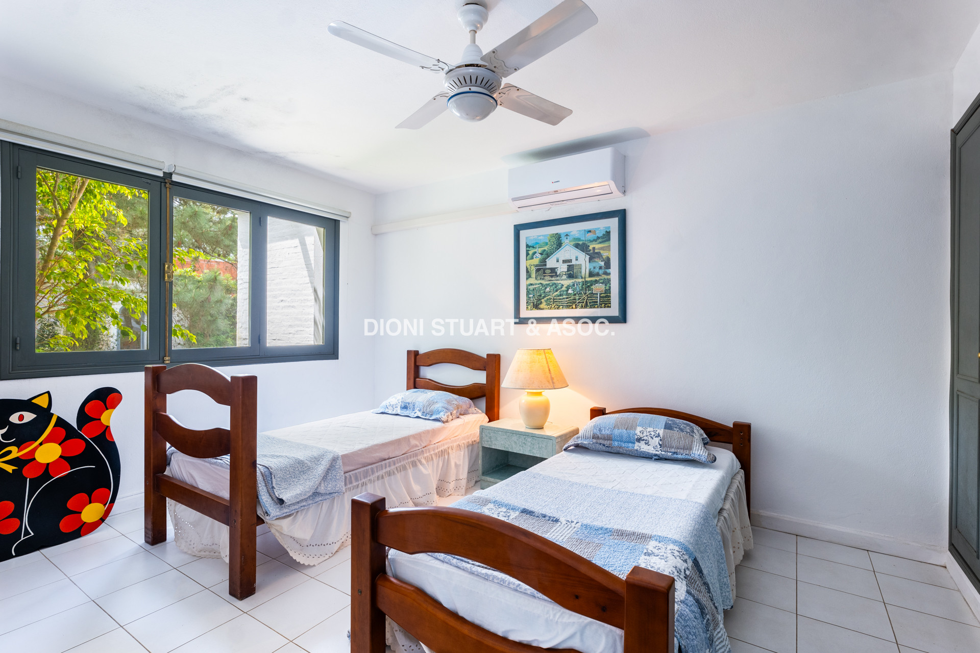 CASA EN VENTA EN EL GOLF CON 8 DORMITORIOS EN SUTIE