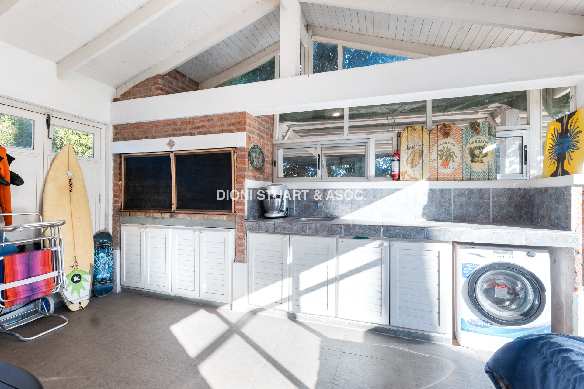 CASA EN VENTA - SAN RAFAEL - 2 DORMITORIOS - A 2 CUADRAS DEL MAR
