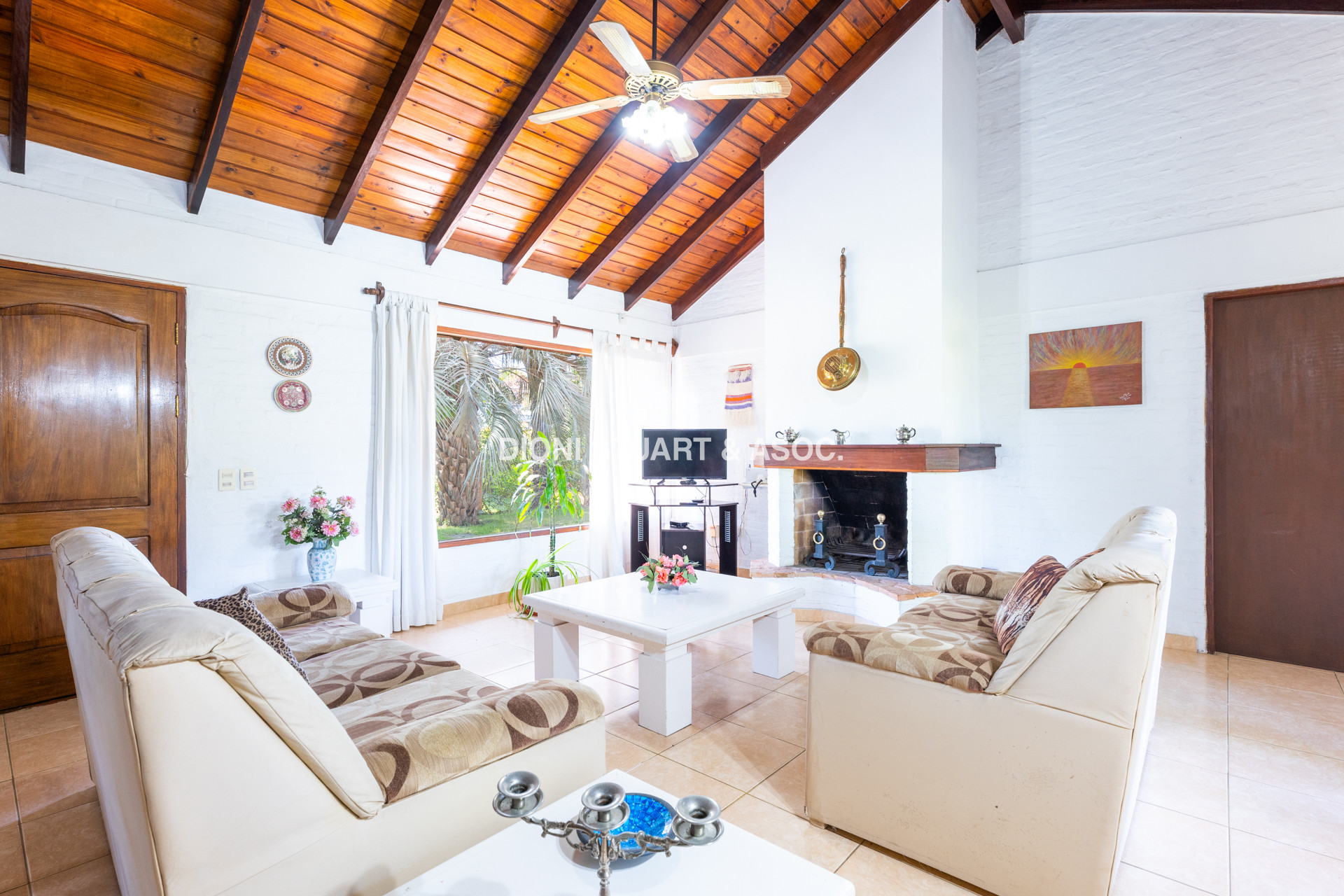 CASA EN VENTA EN CANTEGRIL CON 3 DORMITORIOS Y DEPENDENCIA + PISCINA