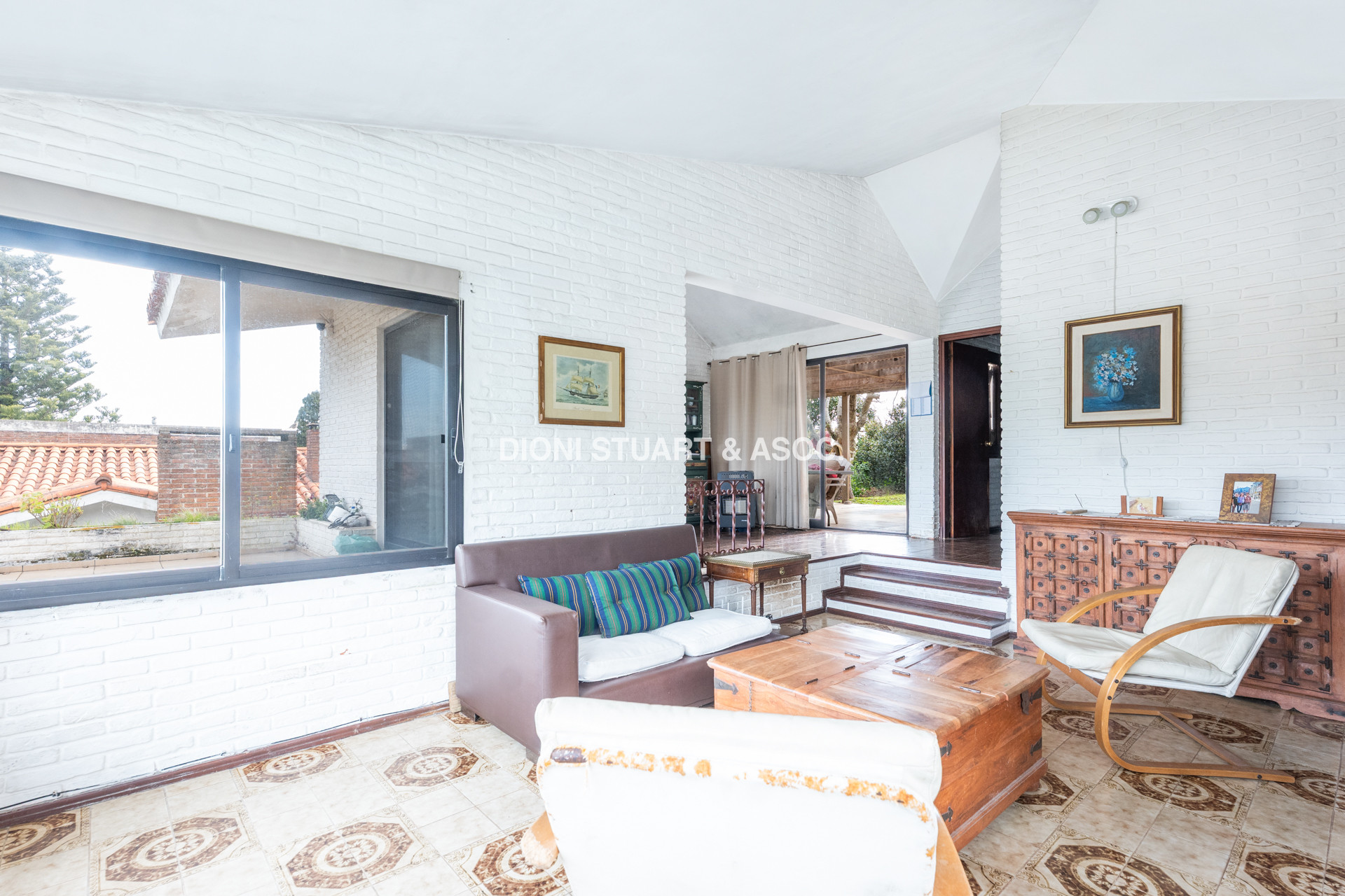 CASA EN VENTA CERCA DEL MAR PLAYA MANSA - 3 DORMITORIOS