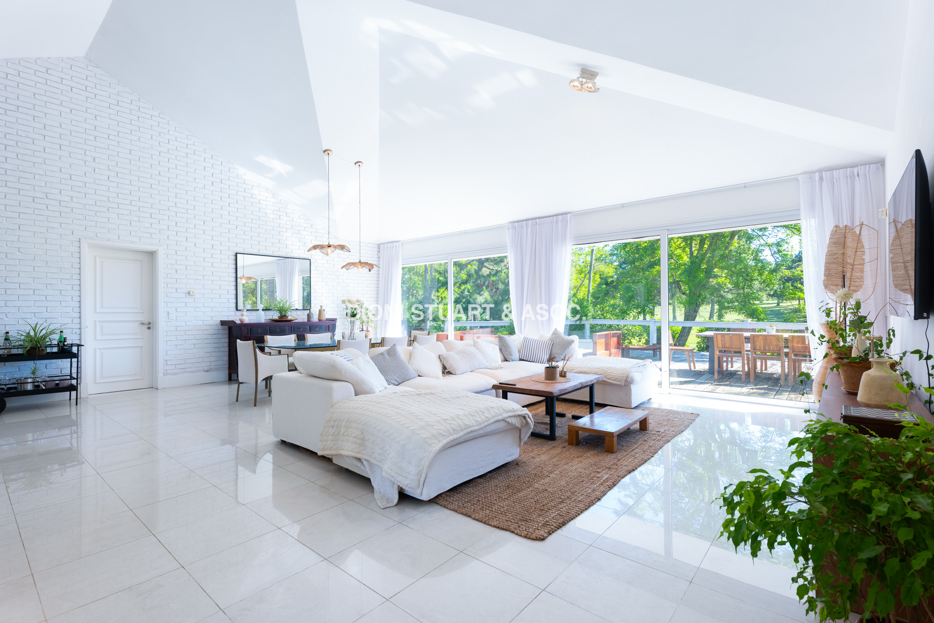 CASA EN VENTA EN EL GOLF DE 4 DORMITORIOS Y DEP. - VISTA DIRECTA AL GOLF
