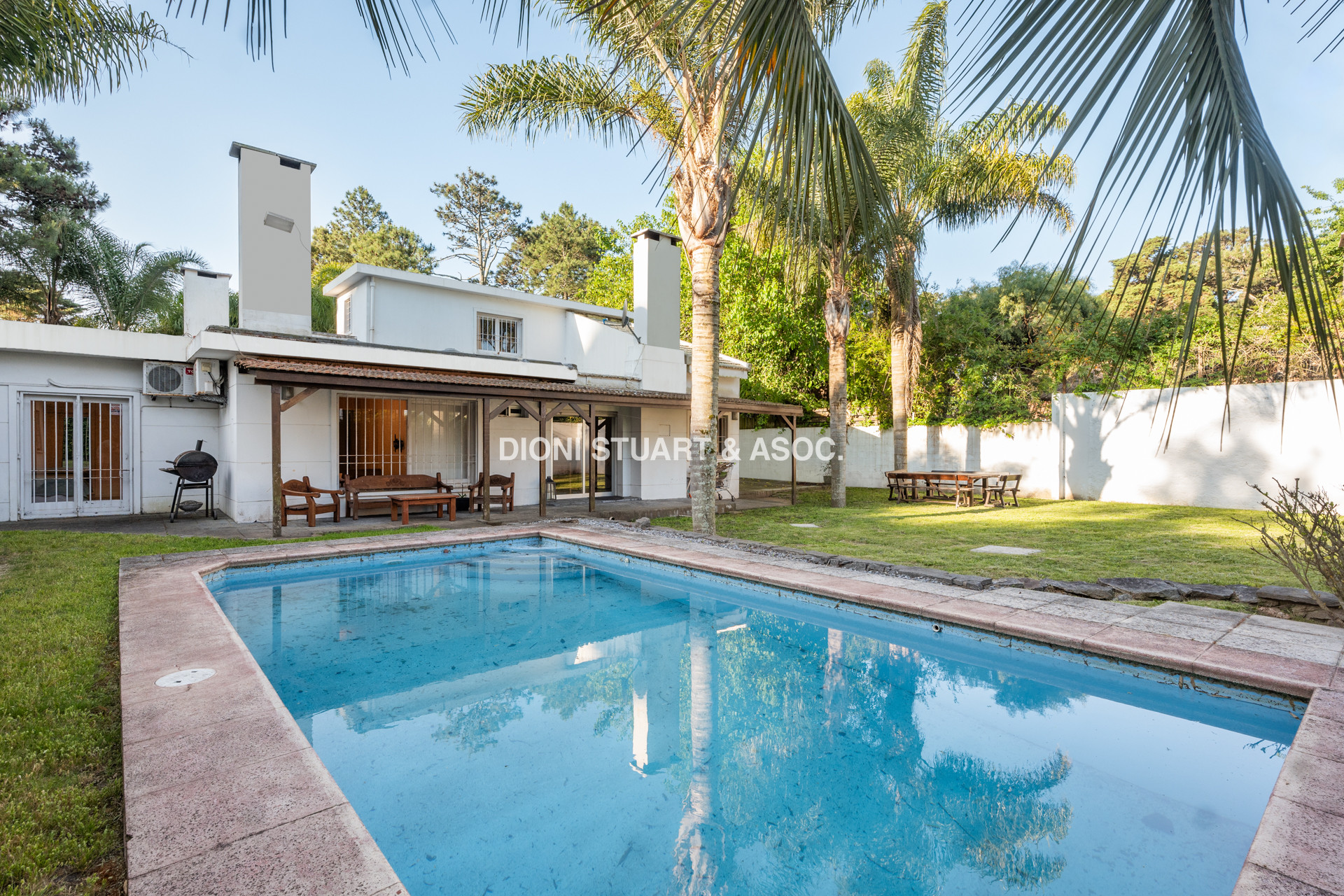 ALQUILER ANUAL CASA CANTEGRIL - 4 DORMITORIOS - PISCINA - EXCELENTE UBICACIÓN - PUNTA DEL ESTE