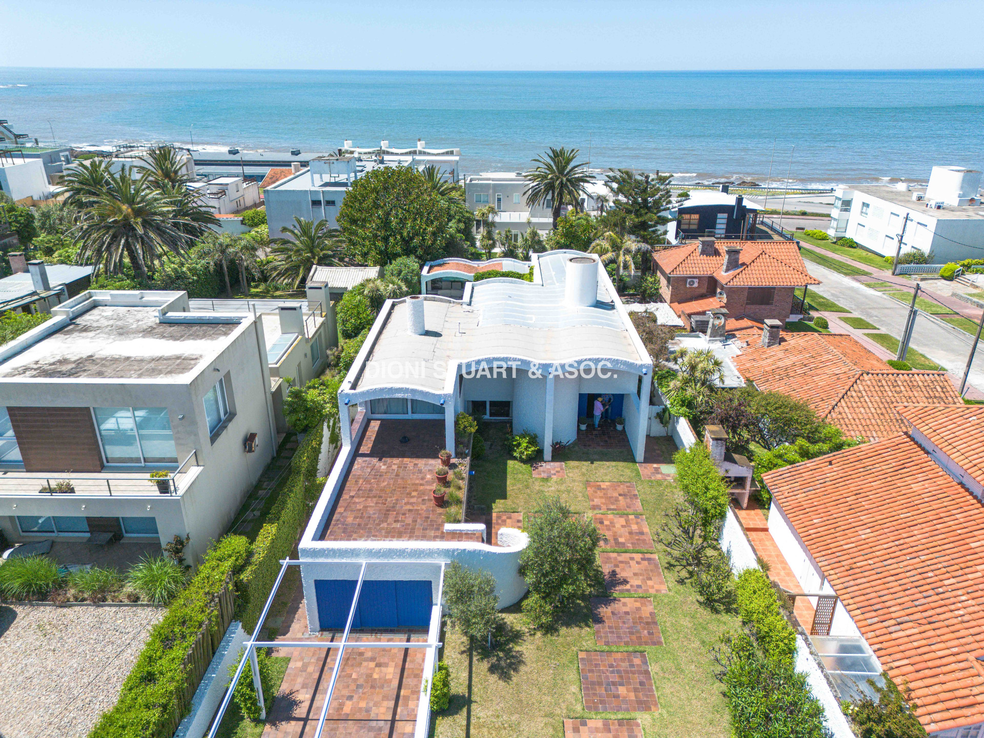 VENTA CASA 4 DORMITORIOS EN LA PENINSULA PUNTA DEL ESTE