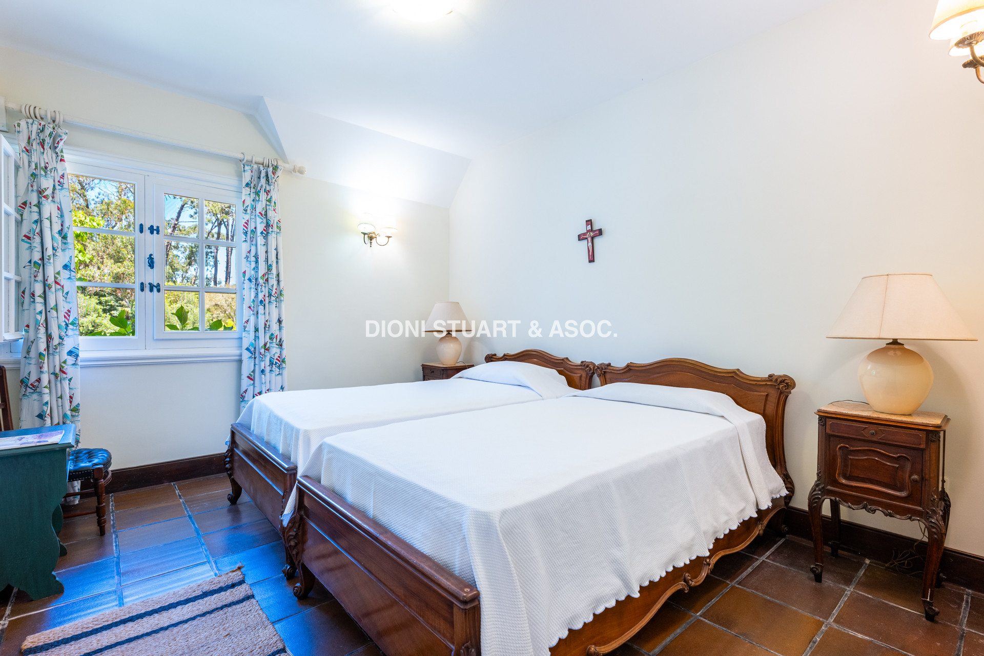 CASA EN VENTA EN EL GOLF - ARQ. ARTURO DUBOURG