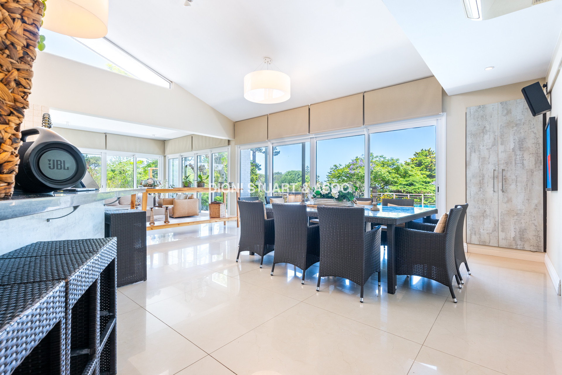 MEGA CASA EN EL GOLF - IMPESIONANTE