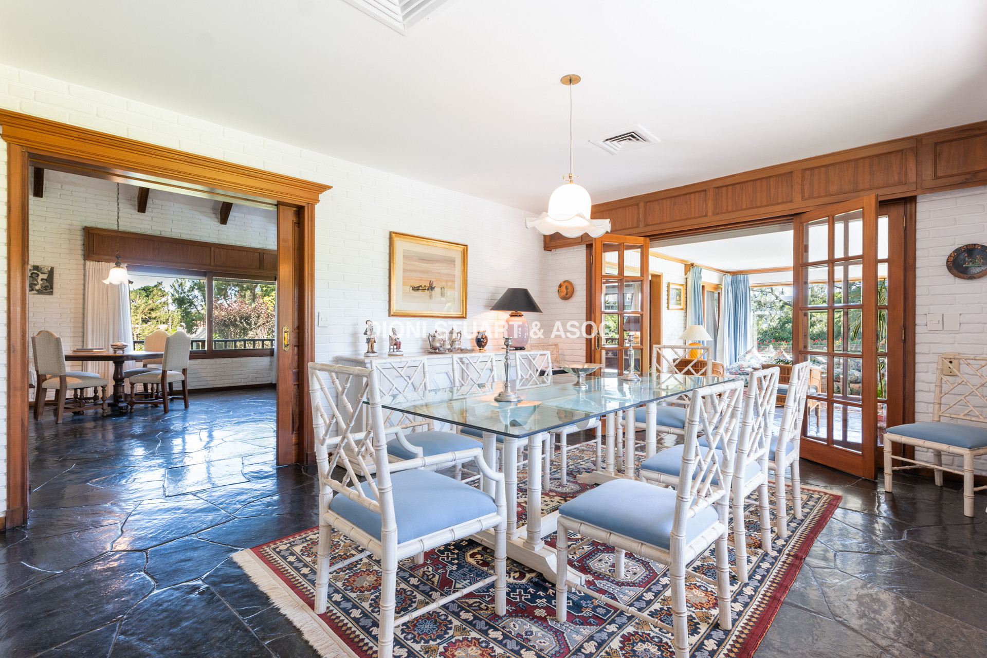 CASA EN VENTA EN PINARES - SUPER TERRENO Y MEGA CONSTRUCCIÓN