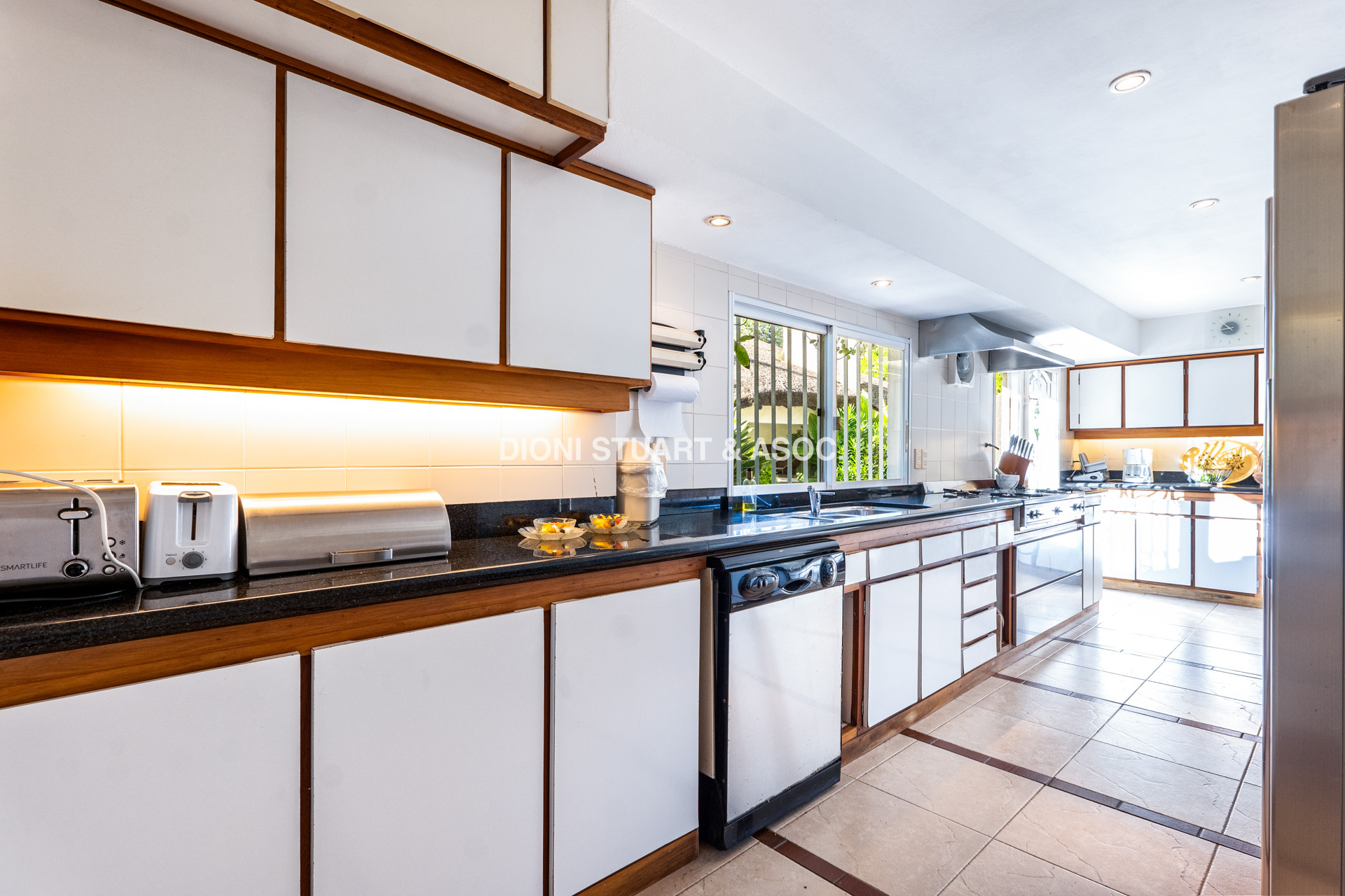 IMPONENTE CASA EN PLAYA BRAVA - ELEGANCIA Y CONFORT