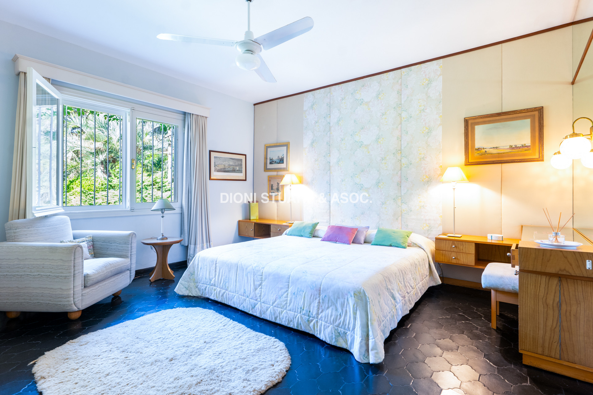 IMPONENTE CASA EN PLAYA BRAVA - ELEGANCIA Y CONFORT