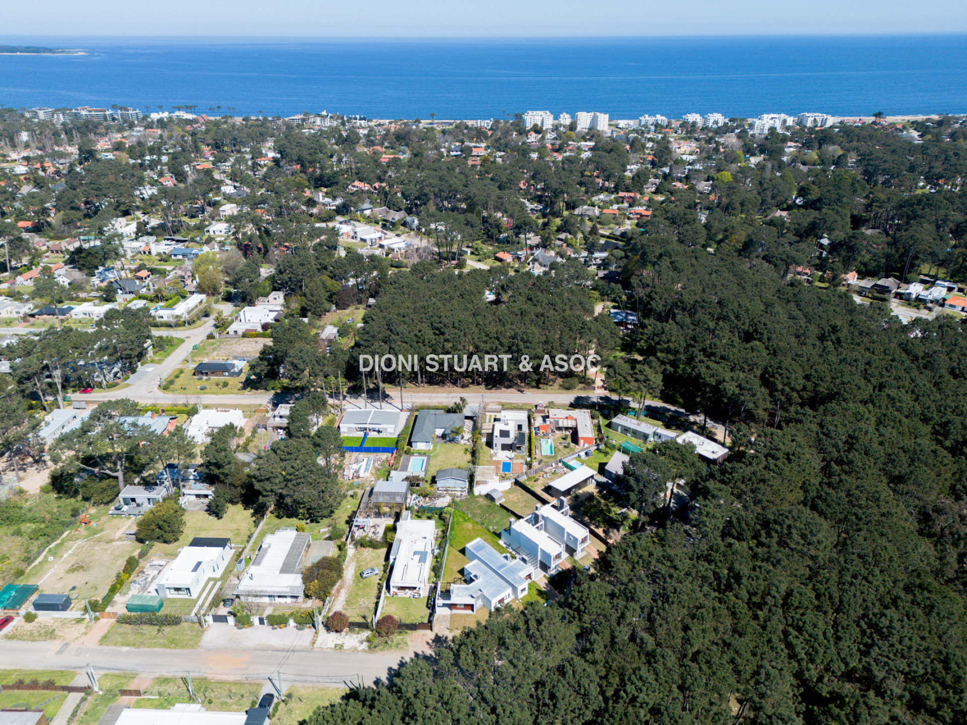 VENTA CASA 3 DORMITORIOS EN BURNETT CONSTRUCCIÓN TRADICIONAL A ESTRENAR