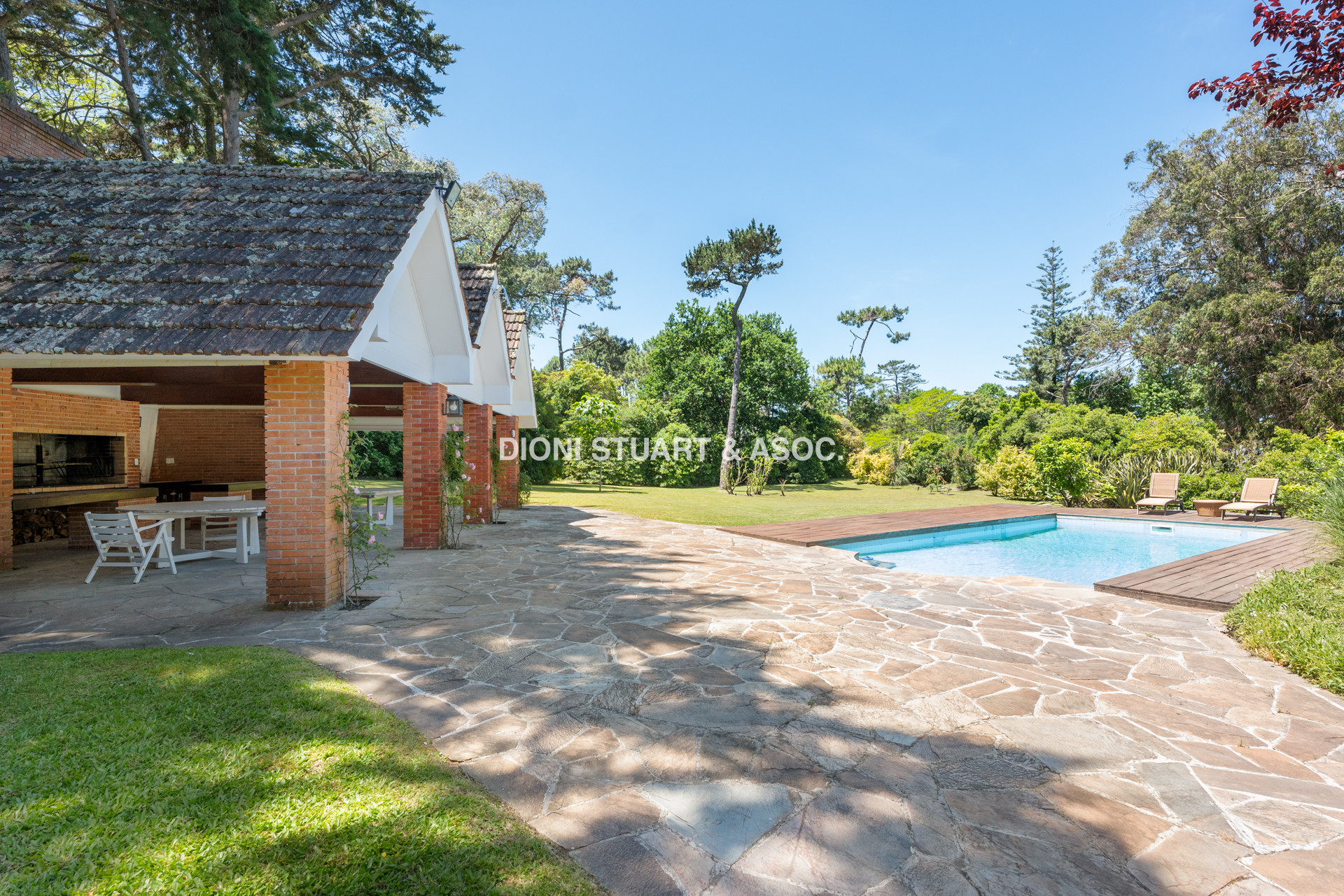 CASA EN VENTA EN EL GOLF - ARQ. ARTURO DUBOURG