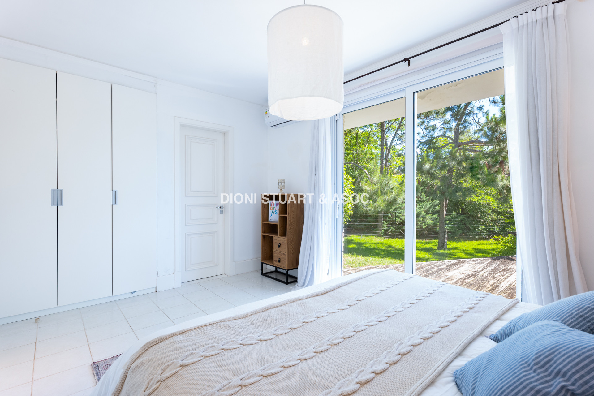 CASA EN VENTA EN EL GOLF DE 4 DORMITORIOS Y DEP. - VISTA DIRECTA AL GOLF