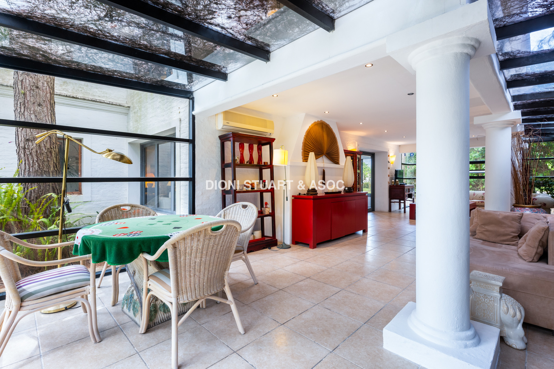 CASA EN VENTA EN EL GOLF CON 8 DORMITORIOS EN SUTIE