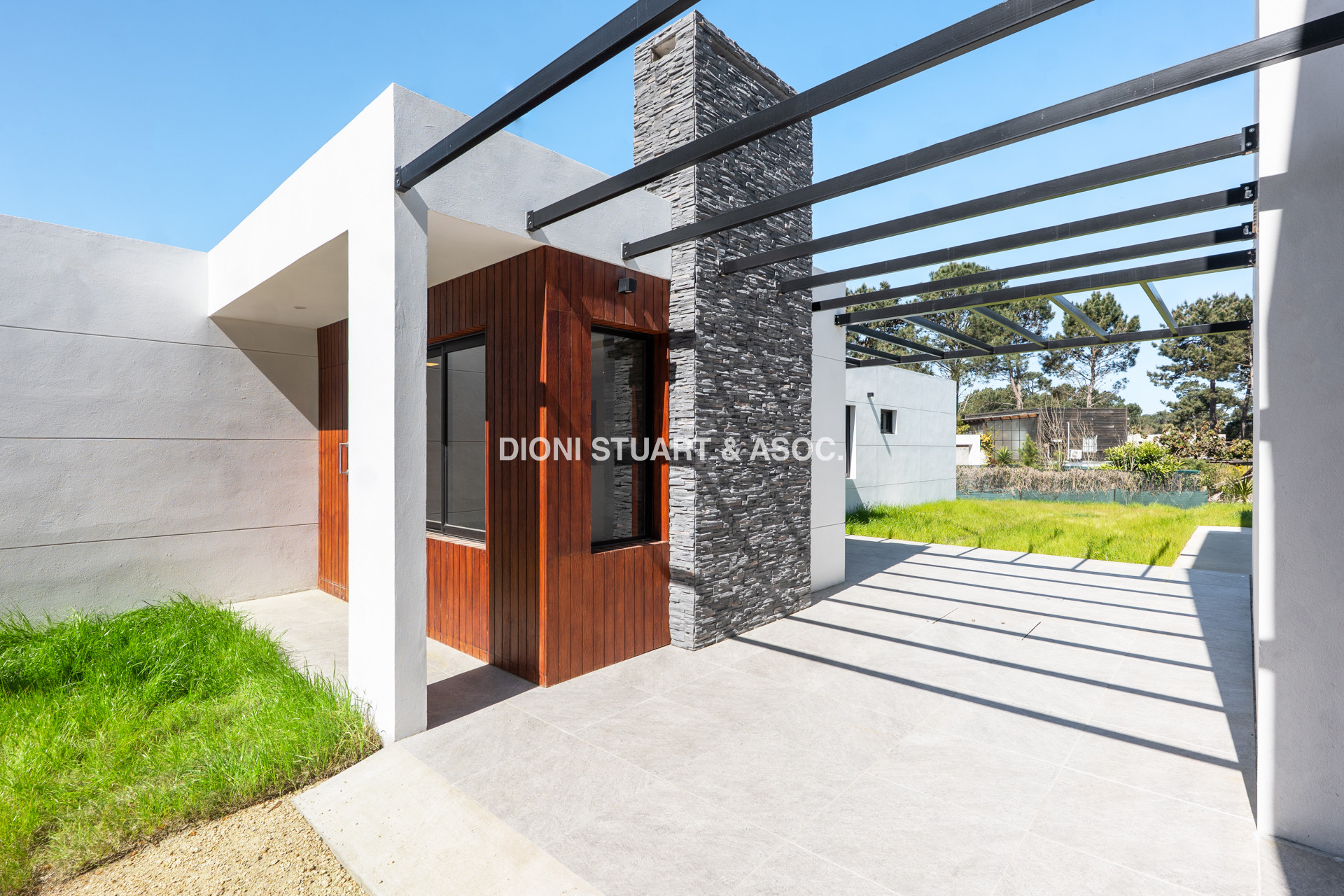 VENTA CASA 3 DORMITORIOS EN BURNETT CONSTRUCCIÓN TRADICIONAL A ESTRENAR