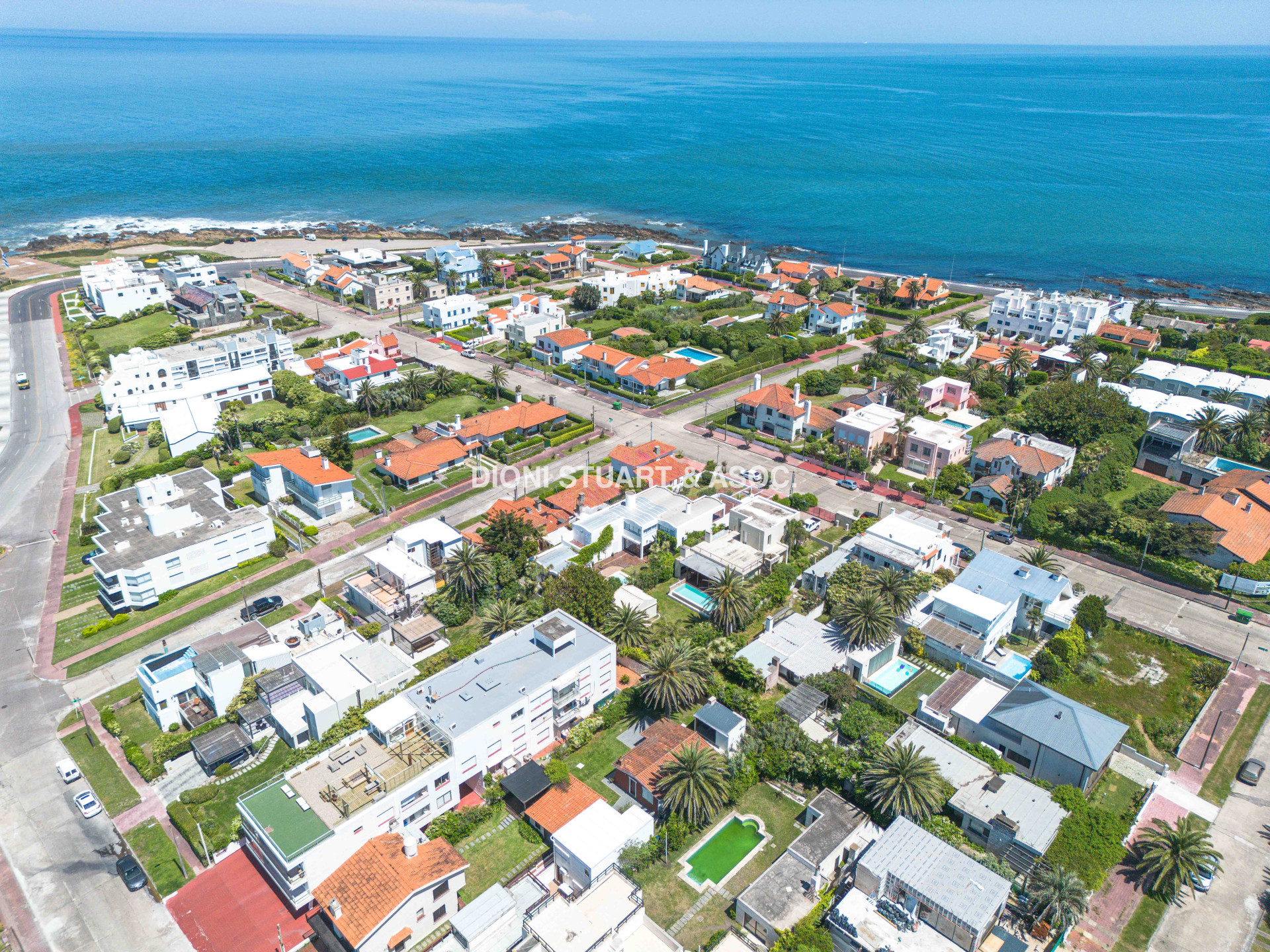 VENTA CASA 4 DORMITORIOS EN LA PENINSULA PUNTA DEL ESTE