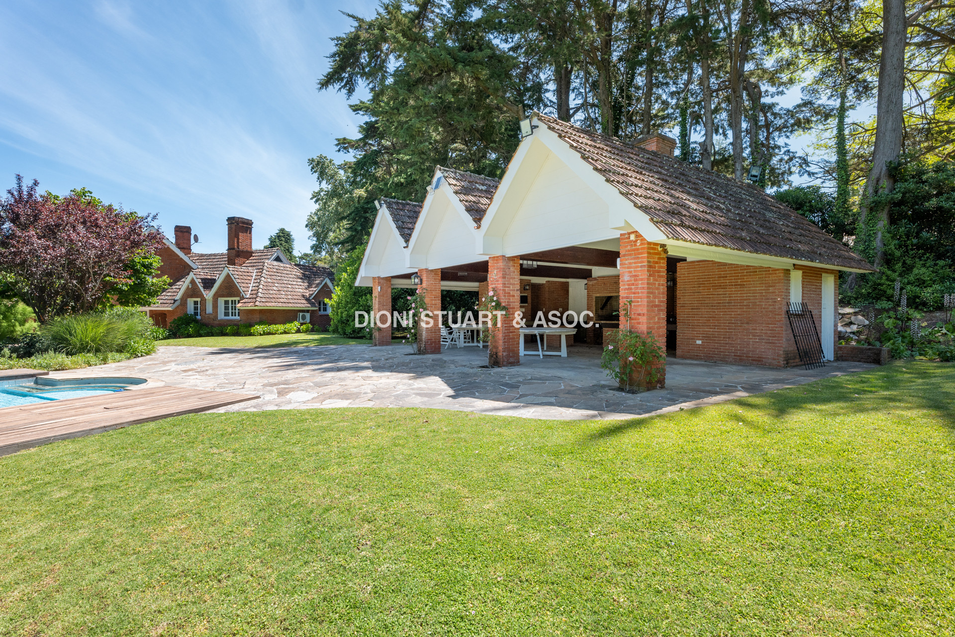 CASA EN VENTA EN EL GOLF - ARQ. ARTURO DUBOURG