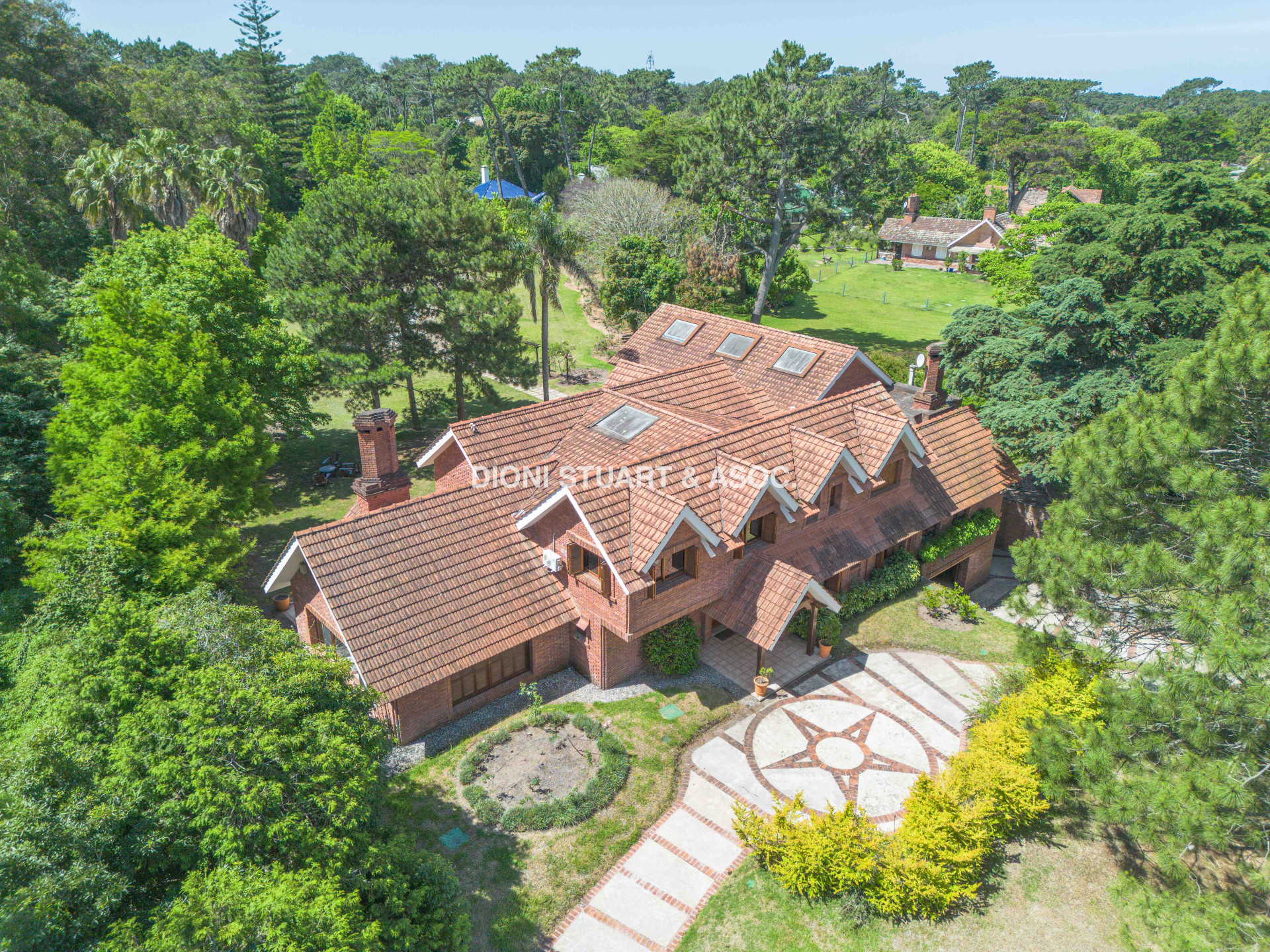CASA EN VENTA EN EL GOLF - INCREIBLE