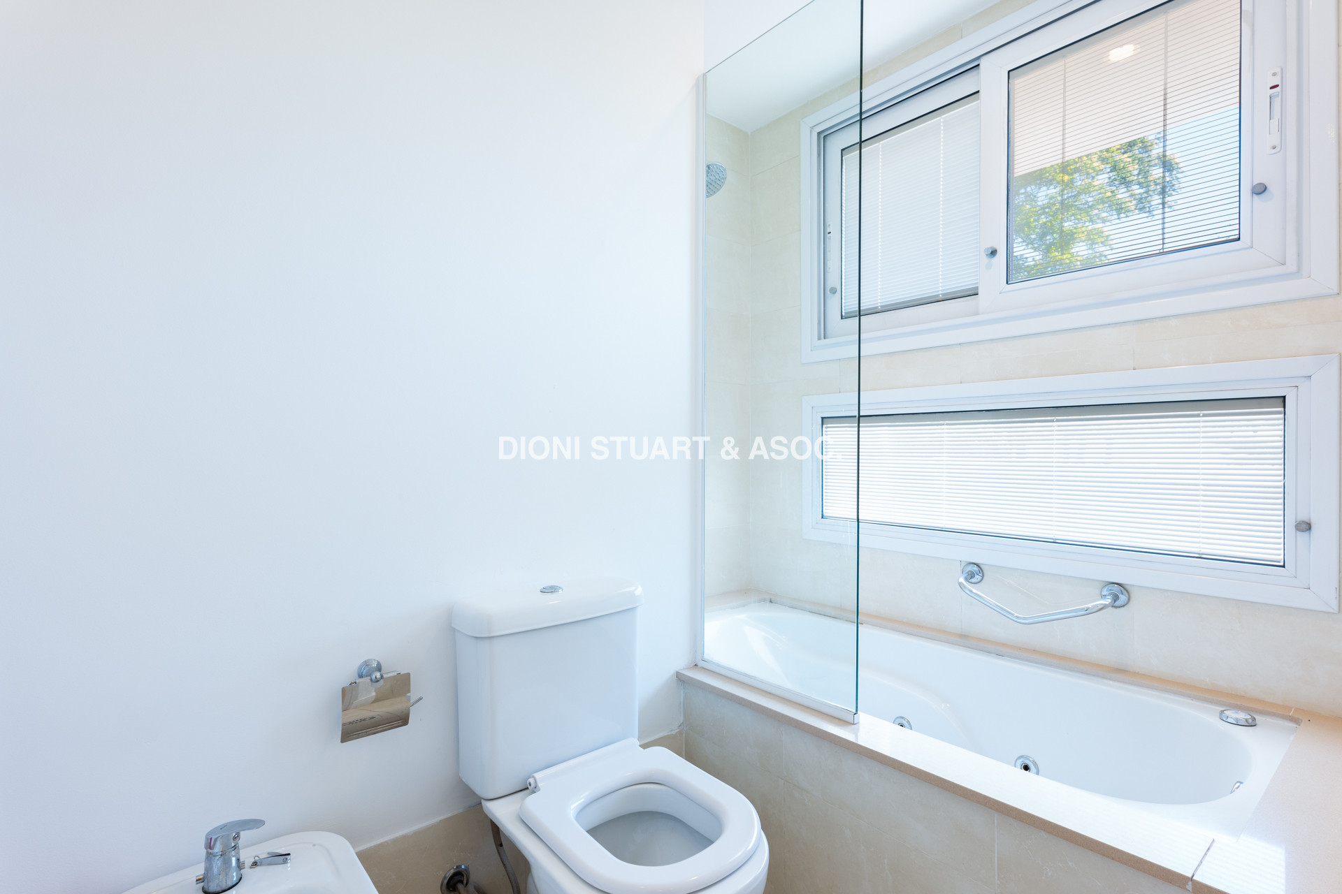 CASA EN VENTA EN EL GOLF DE 4 DORMITORIOS Y DEP. - VISTA DIRECTA AL GOLF