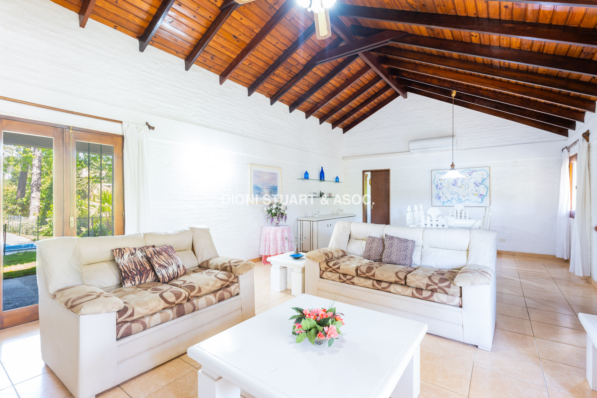 CASA EN VENTA EN CANTEGRIL CON 3 DORMITORIOS Y DEPENDENCIA + PISCINA