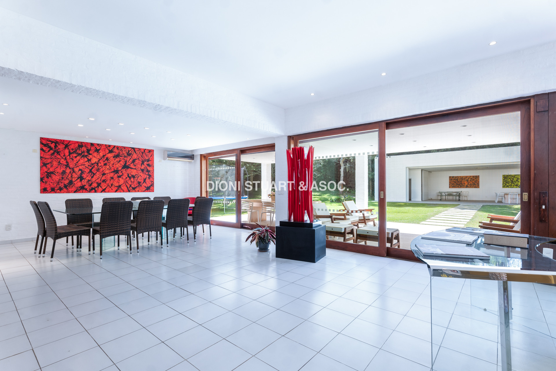 VENTA CASA EN EL GOLF - 5 DORMITORIOS + DEPENDENCIA - MEGA BARBACOA