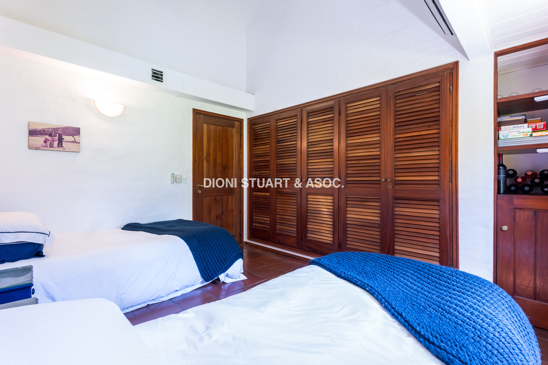 CASA EN VENTA EN EL GOLF - 6 DORMITORIOS - ARQ. RAUL CLERC