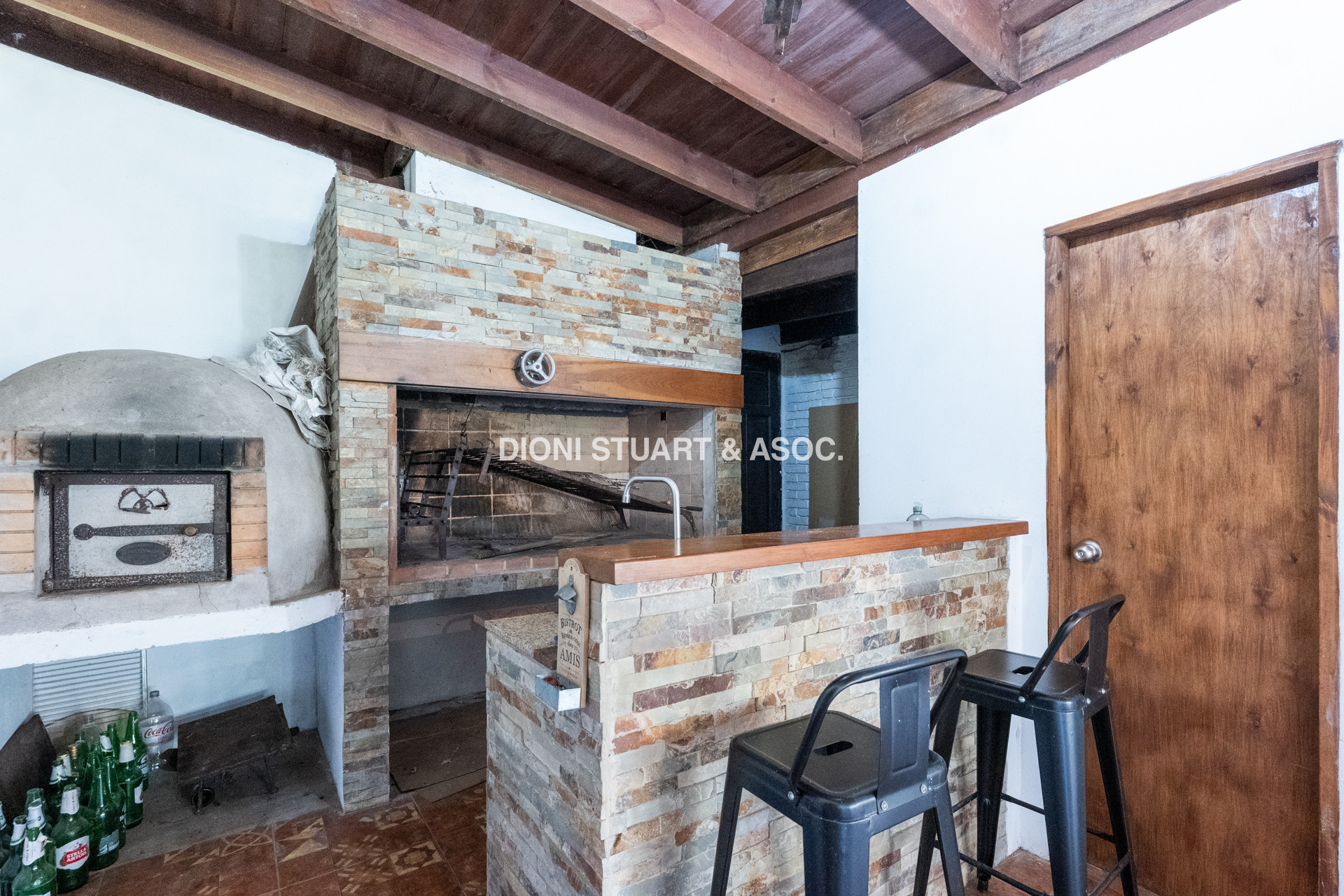 VENTA CASA 4 DORMITORIOS CON BARBACOA CANTEGRIL - PUNTA DEL ESTE