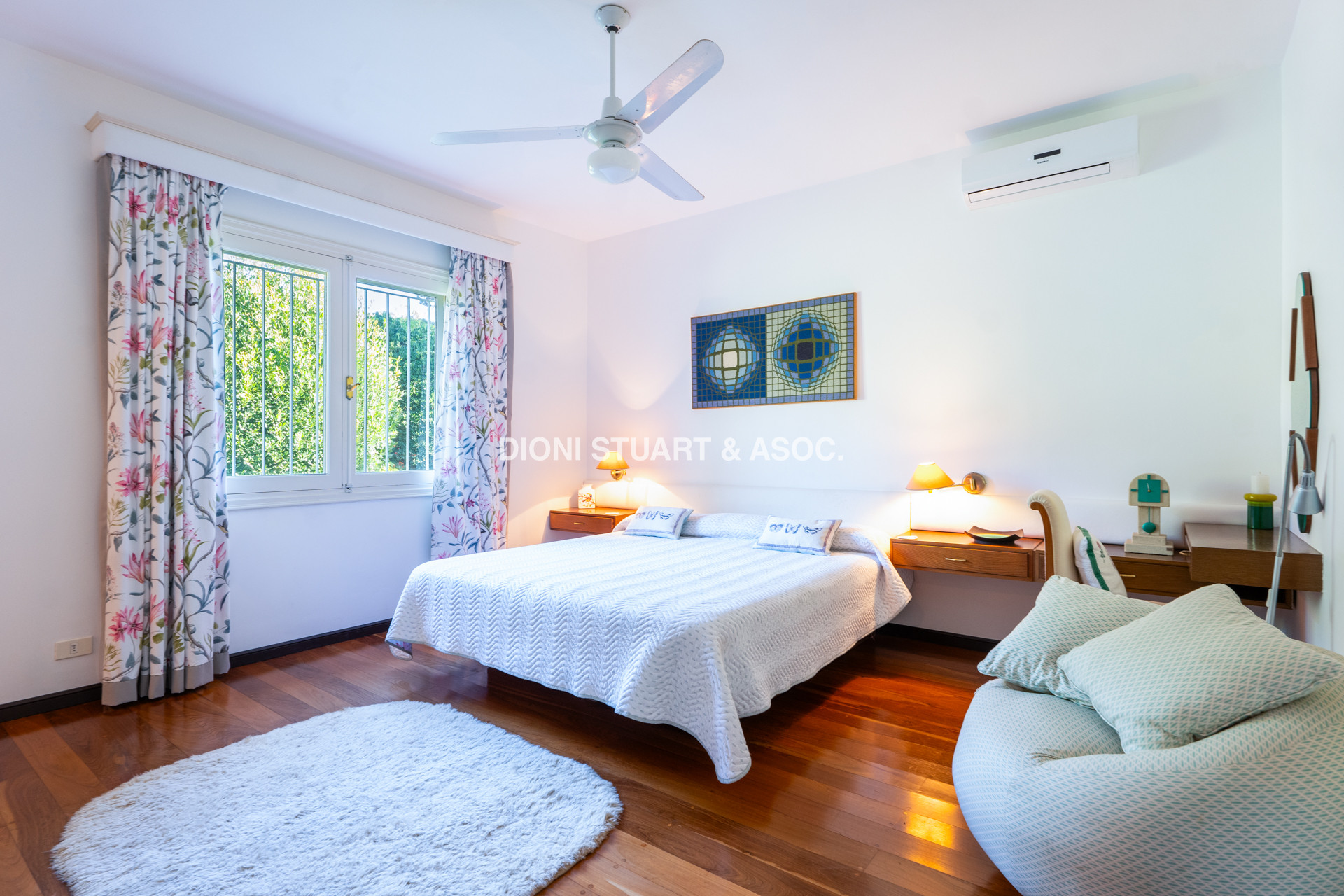 IMPONENTE CASA EN PLAYA BRAVA - ELEGANCIA Y CONFORT