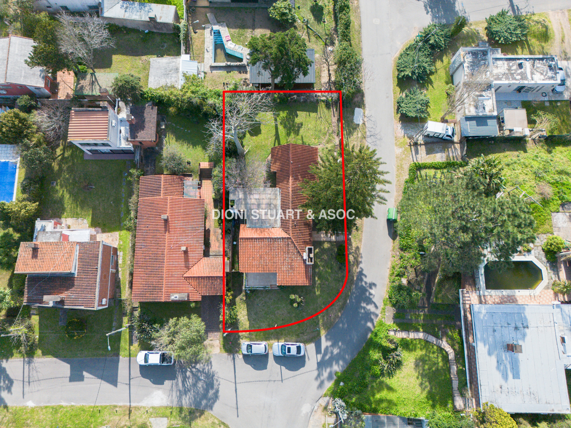 CASA EN VENTA CERCA DEL MAR PLAYA MANSA - 3 DORMITORIOS