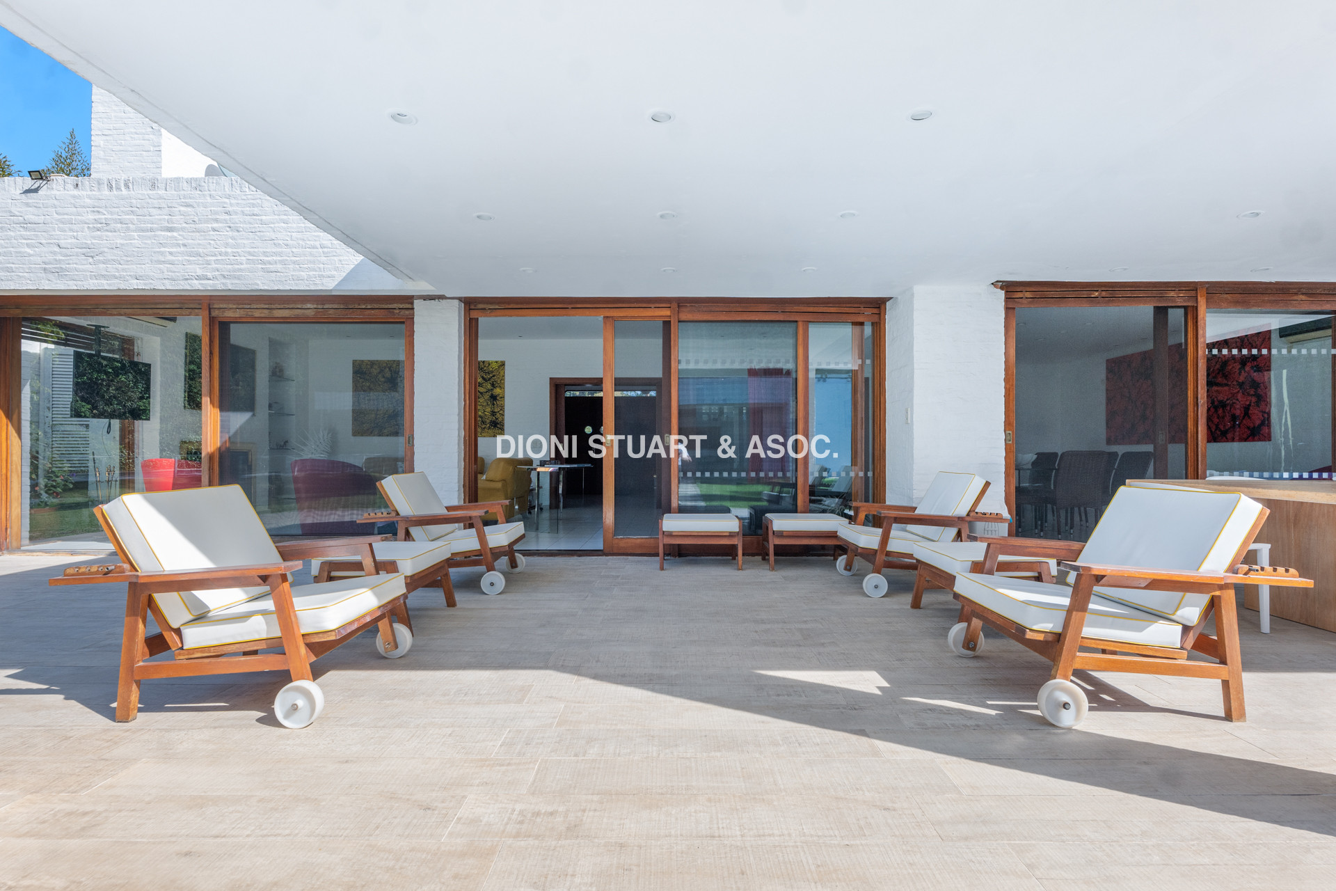 VENTA CASA EN EL GOLF - 5 DORMITORIOS + DEPENDENCIA - MEGA BARBACOA