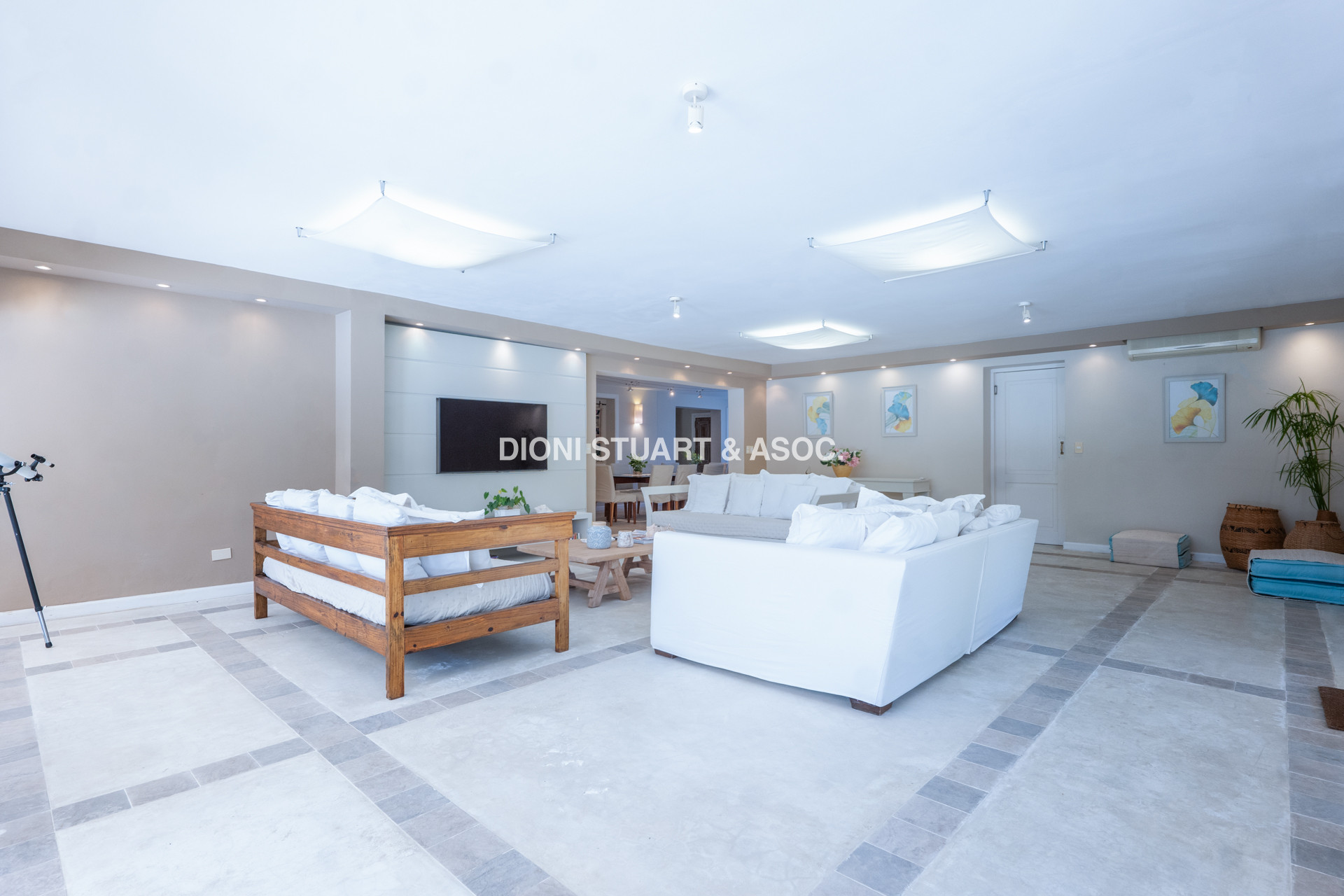 MEGA CASA EN EL GOLF - A METROS DEL MAR
