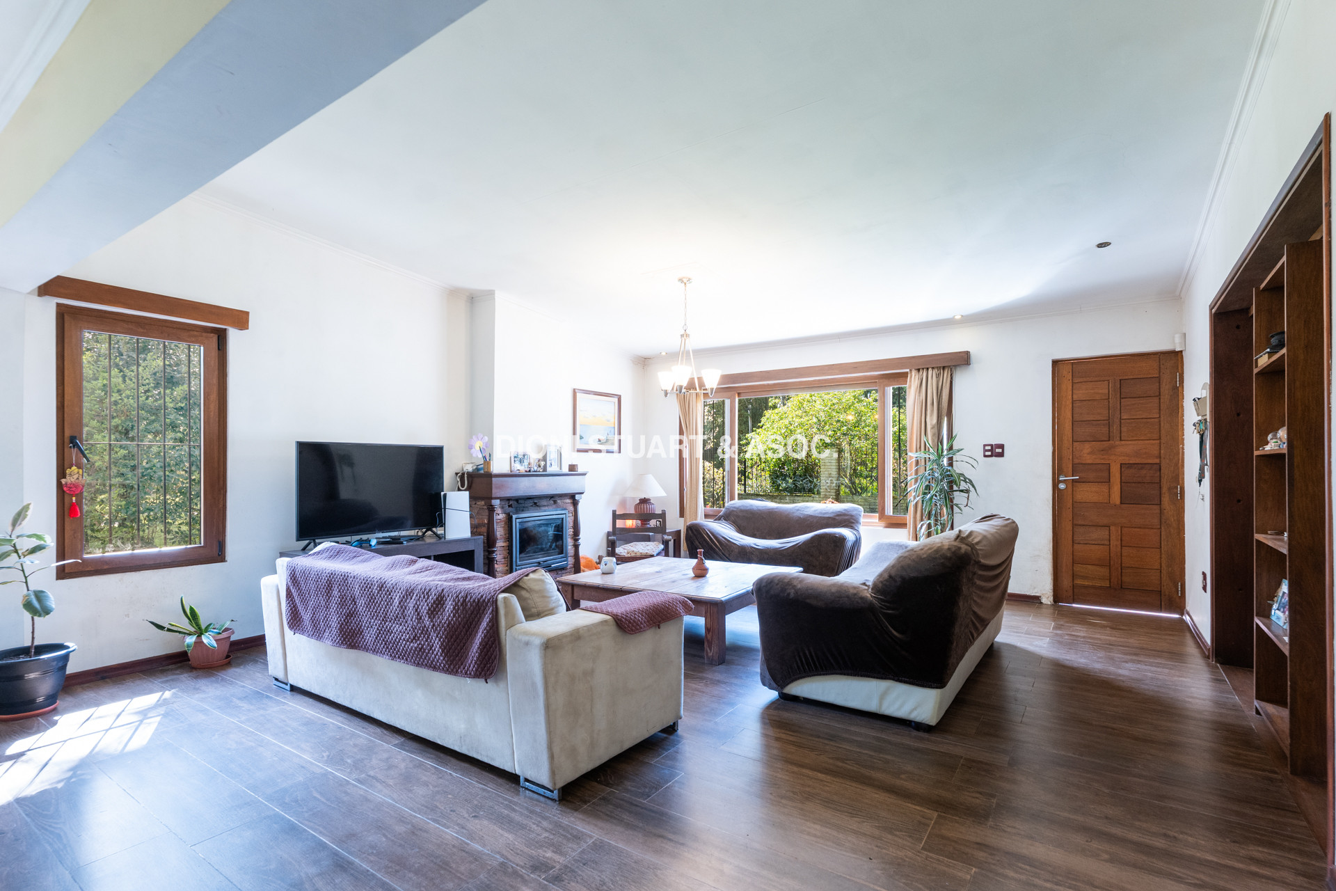 VENTA CASA 4 DORMITORIOS CON BARBACOA CANTEGRIL - PUNTA DEL ESTE