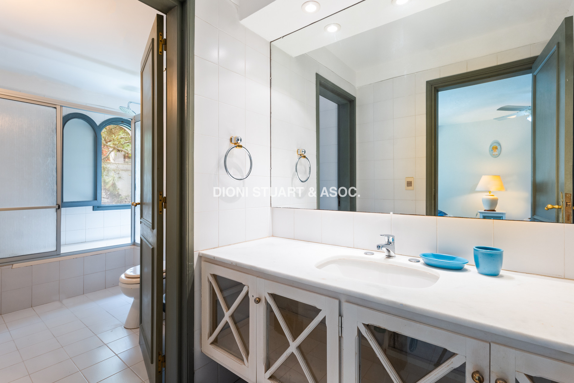 CASA EN VENTA EN EL GOLF CON 8 DORMITORIOS EN SUTIE