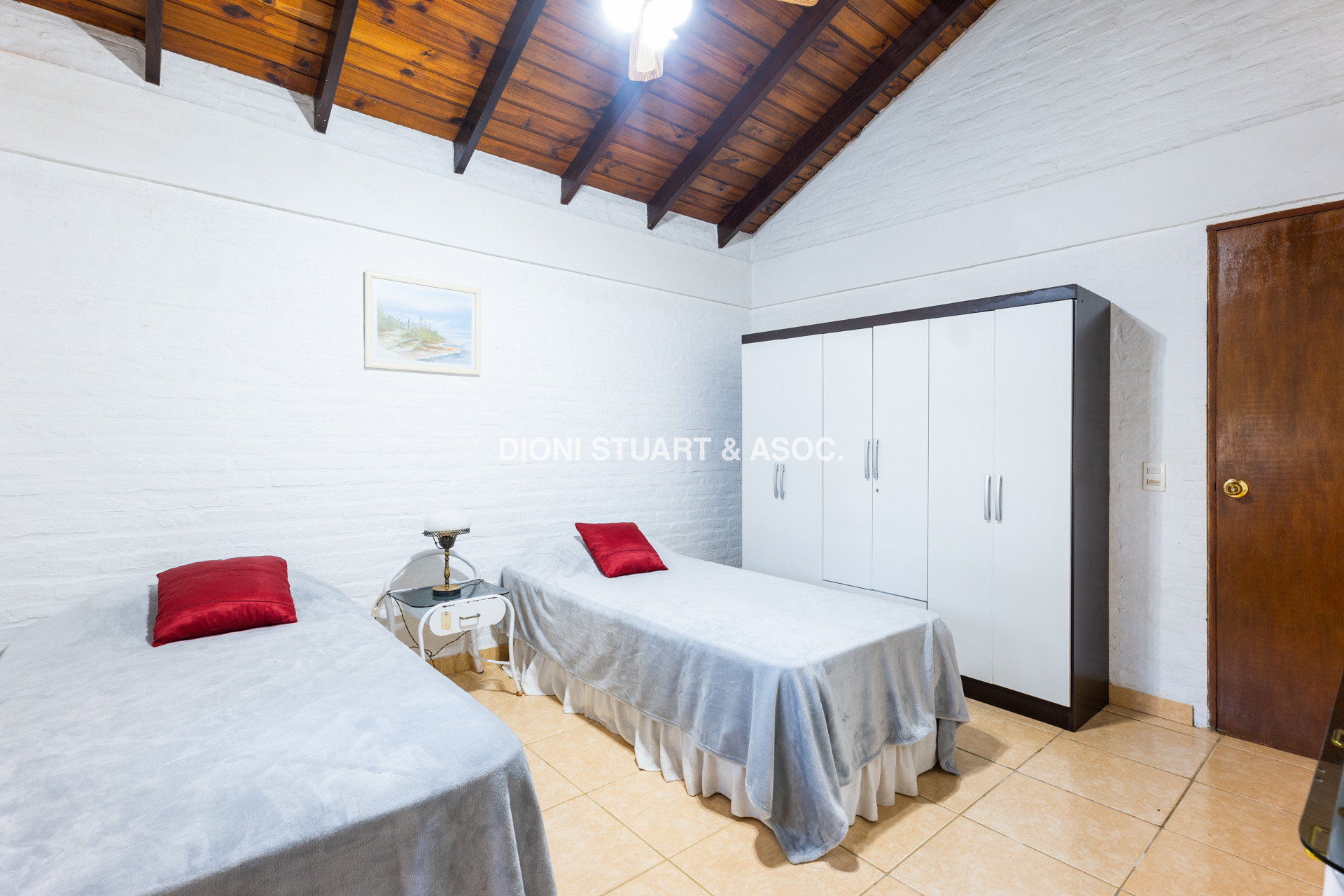 CASA EN VENTA EN CANTEGRIL CON 3 DORMITORIOS Y DEPENDENCIA + PISCINA