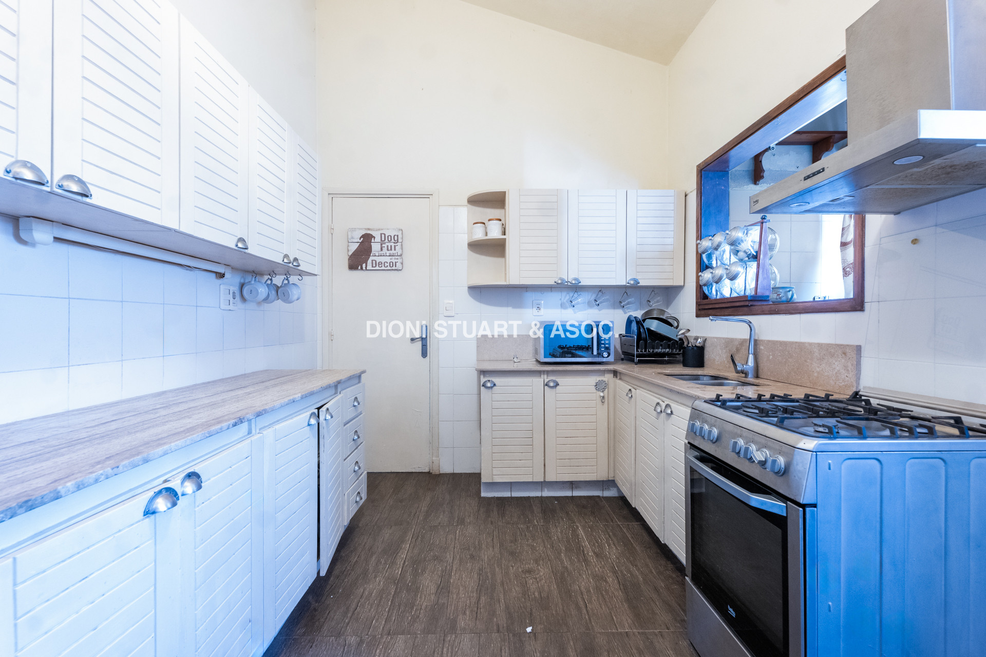 VENTA CASA EN PLAYA MANSA - 4 DORMITORIOS  - CERCA DEL MAR