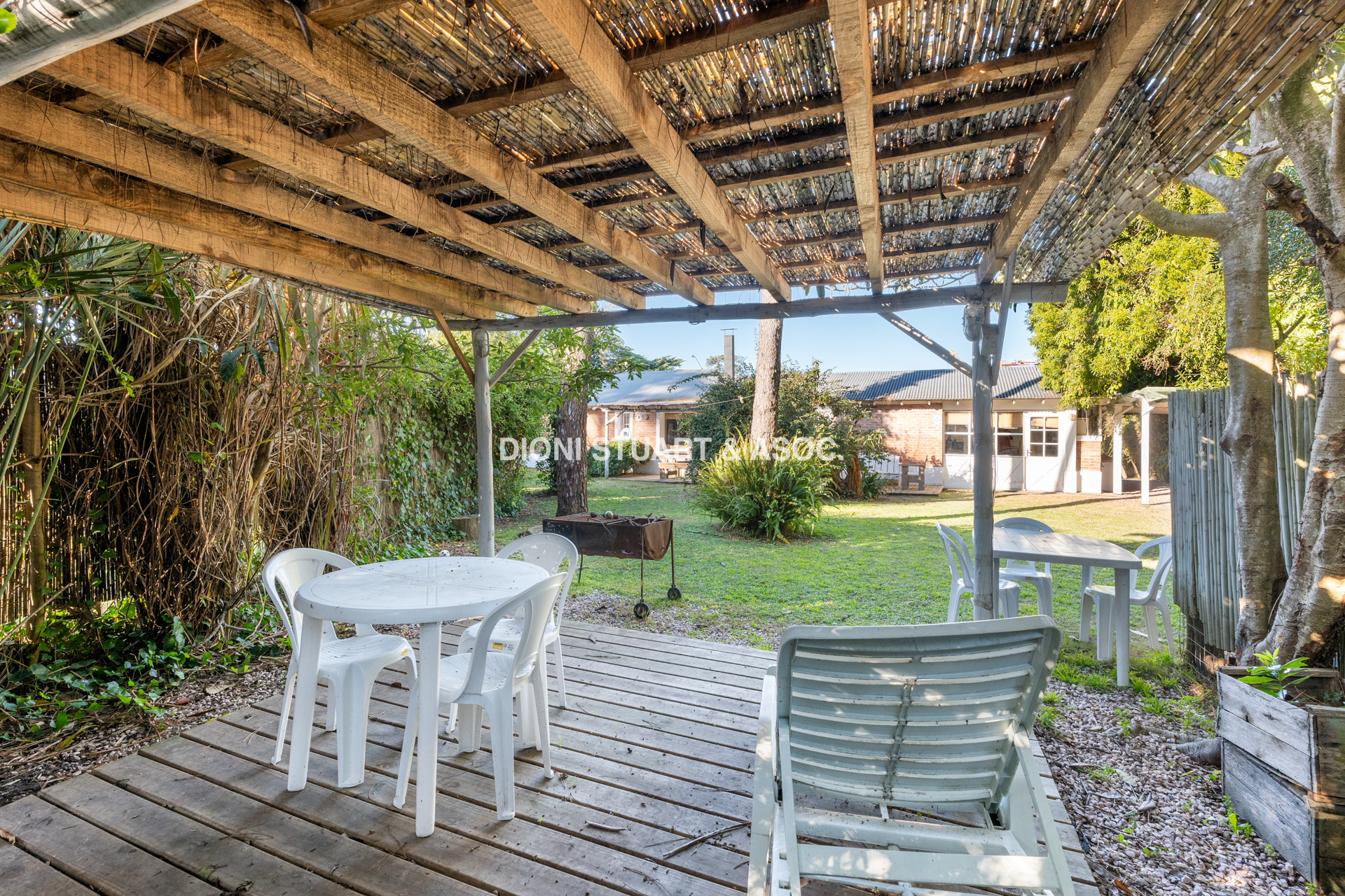CASA EN VENTA - SAN RAFAEL - 2 DORMITORIOS - A 2 CUADRAS DEL MAR