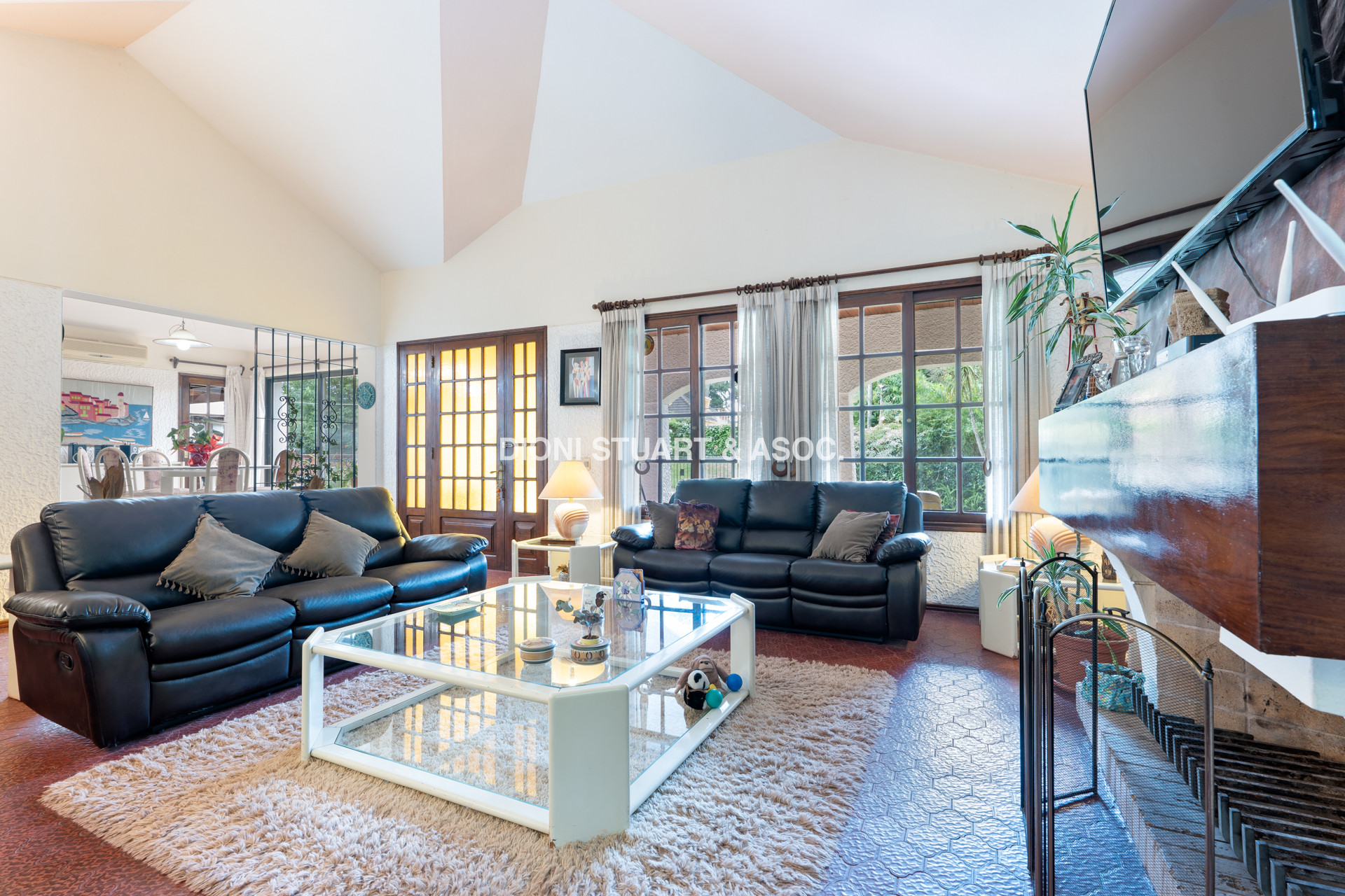 OPORTUNIDAD - CASA EN ROOSEVELT - 5 DORMITORIOS Y 5 BAÑOS - PISCINA CLIMATIZADA