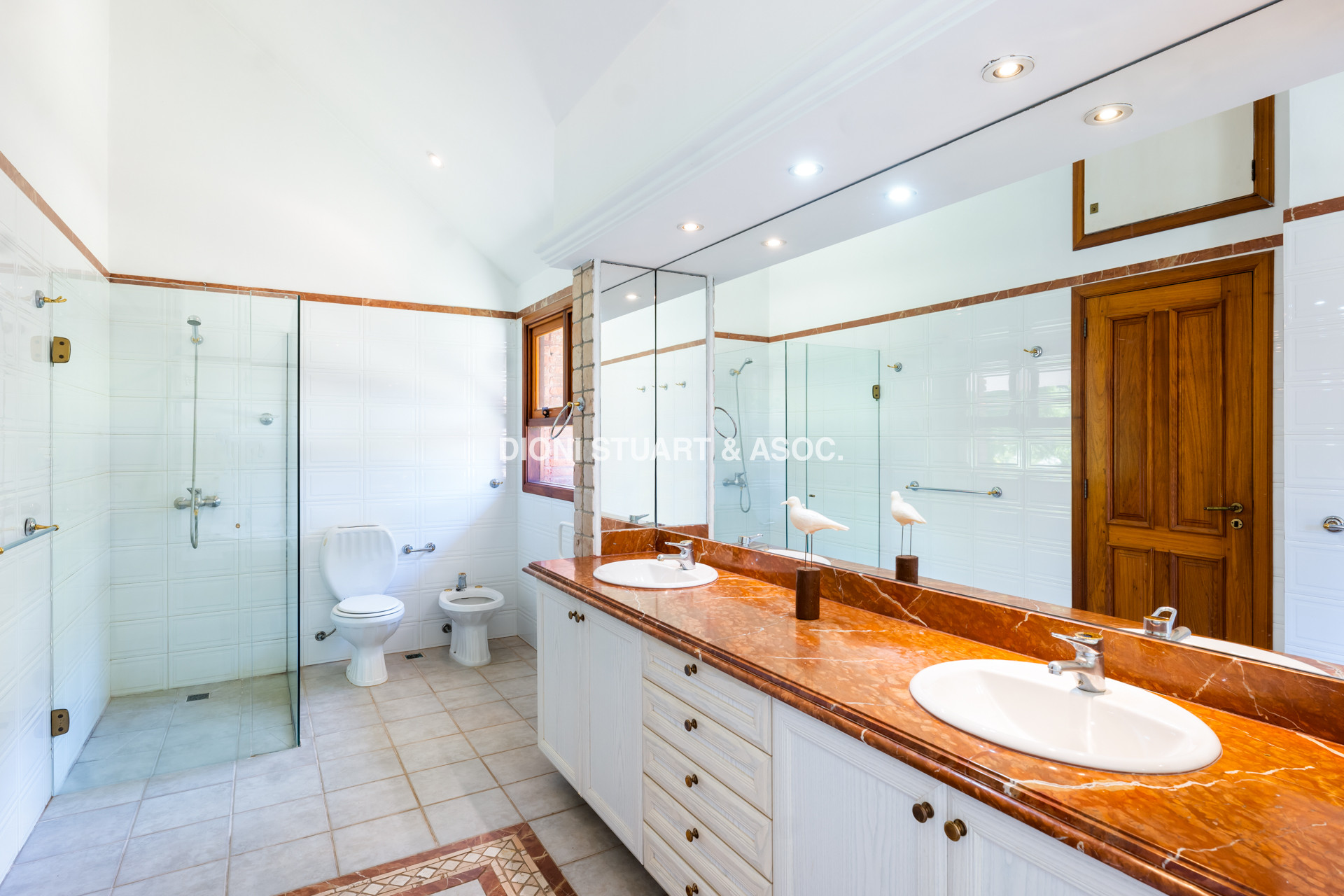 CASA EN VENTA EN EL GOLF - INCREIBLE