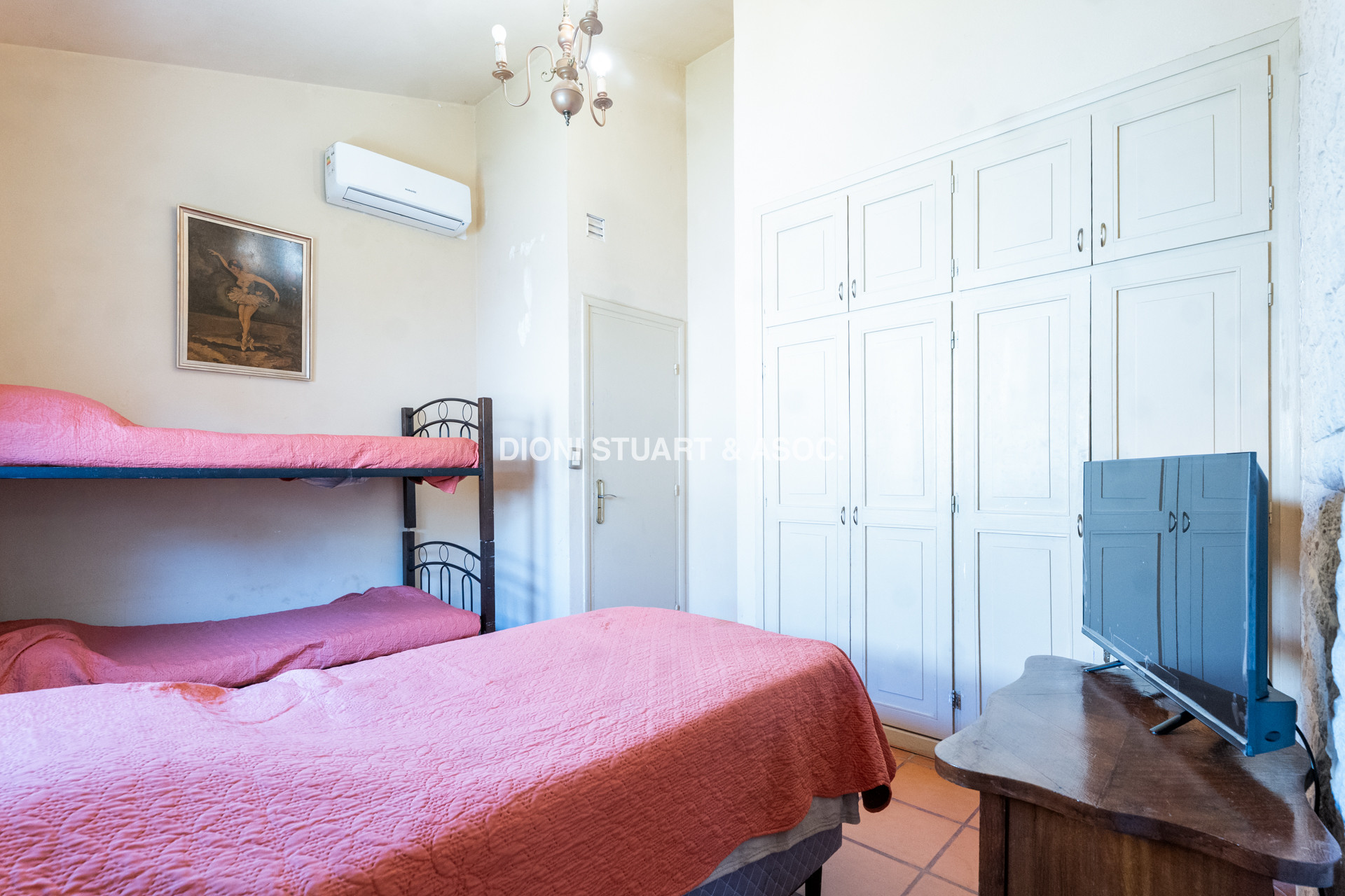 VENTA CASA EN PLAYA MANSA - 4 DORMITORIOS  - CERCA DEL MAR