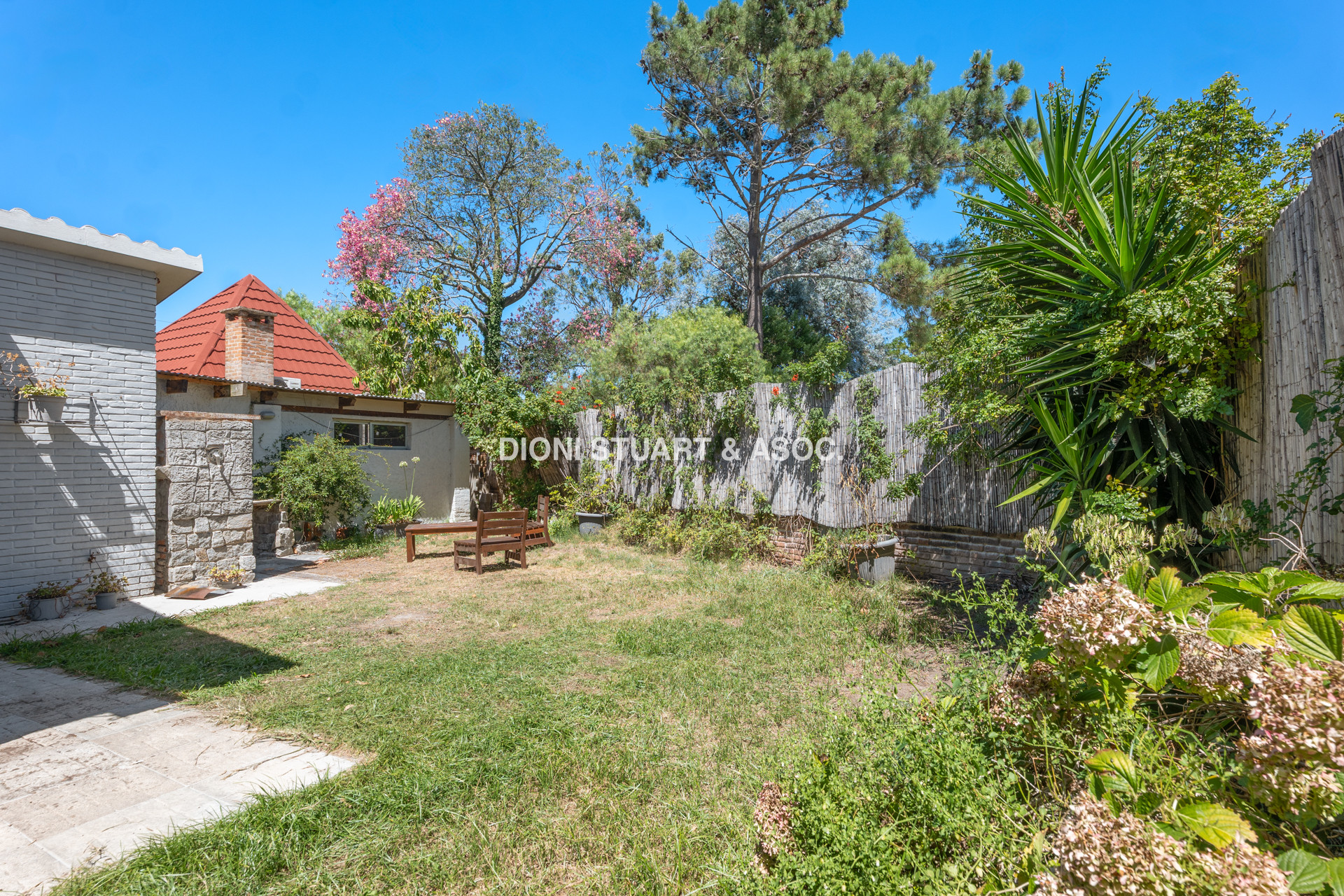 VENTA CASA EN PLAYA MANSA - 4 DORMITORIOS  - CERCA DEL MAR