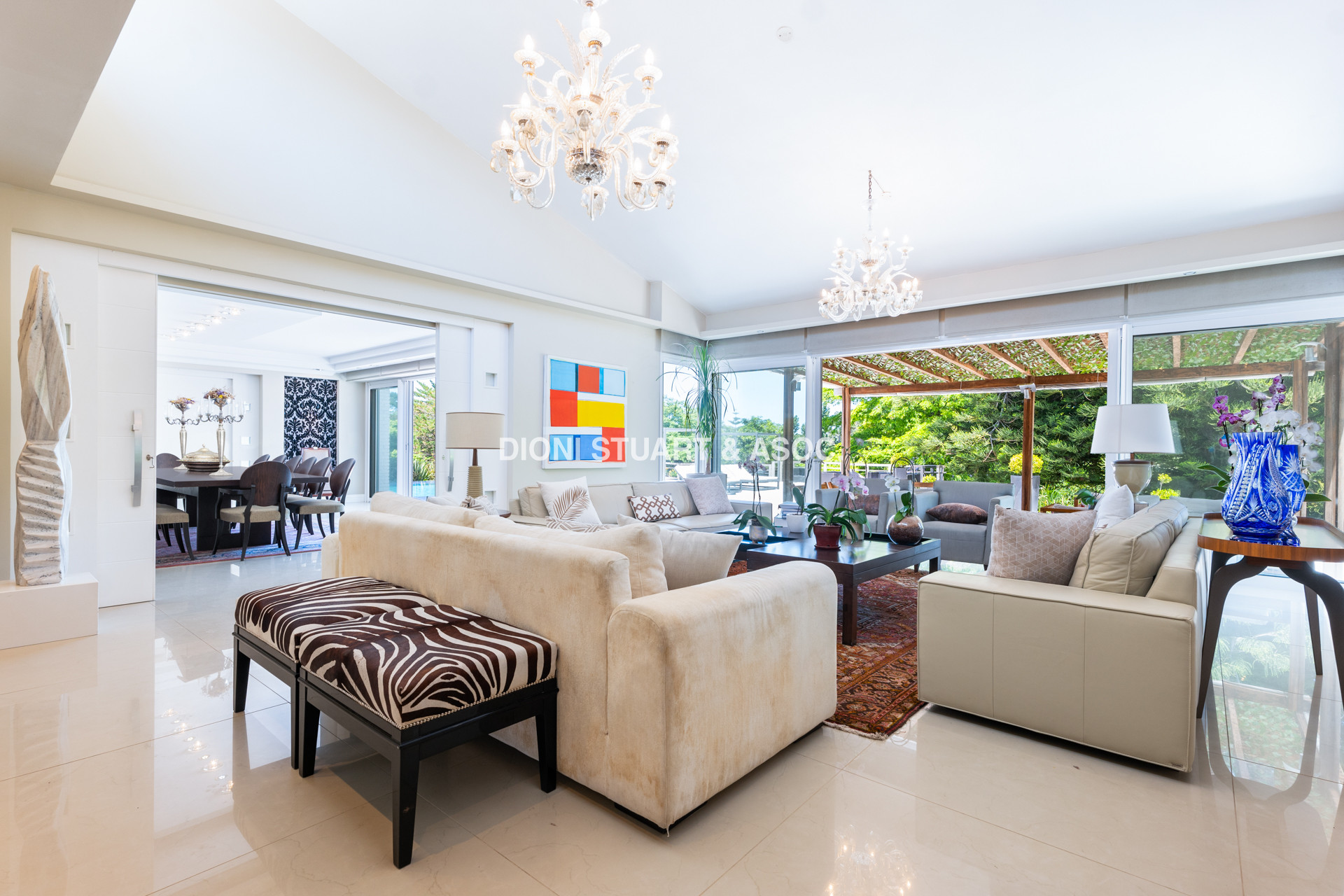 MEGA CASA EN EL GOLF - IMPESIONANTE