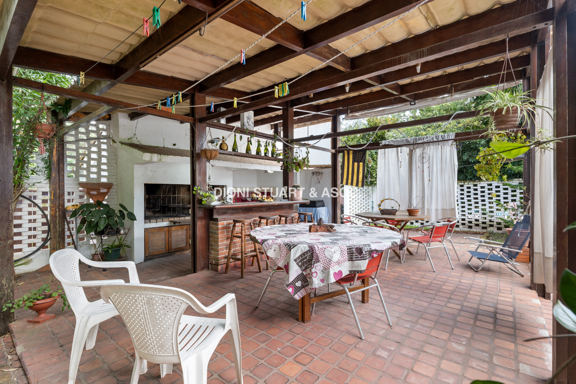 OPORTUNIDAD - CASA EN ROOSEVELT - 5 DORMITORIOS Y 5 BAÑOS - PISCINA CLIMATIZADA