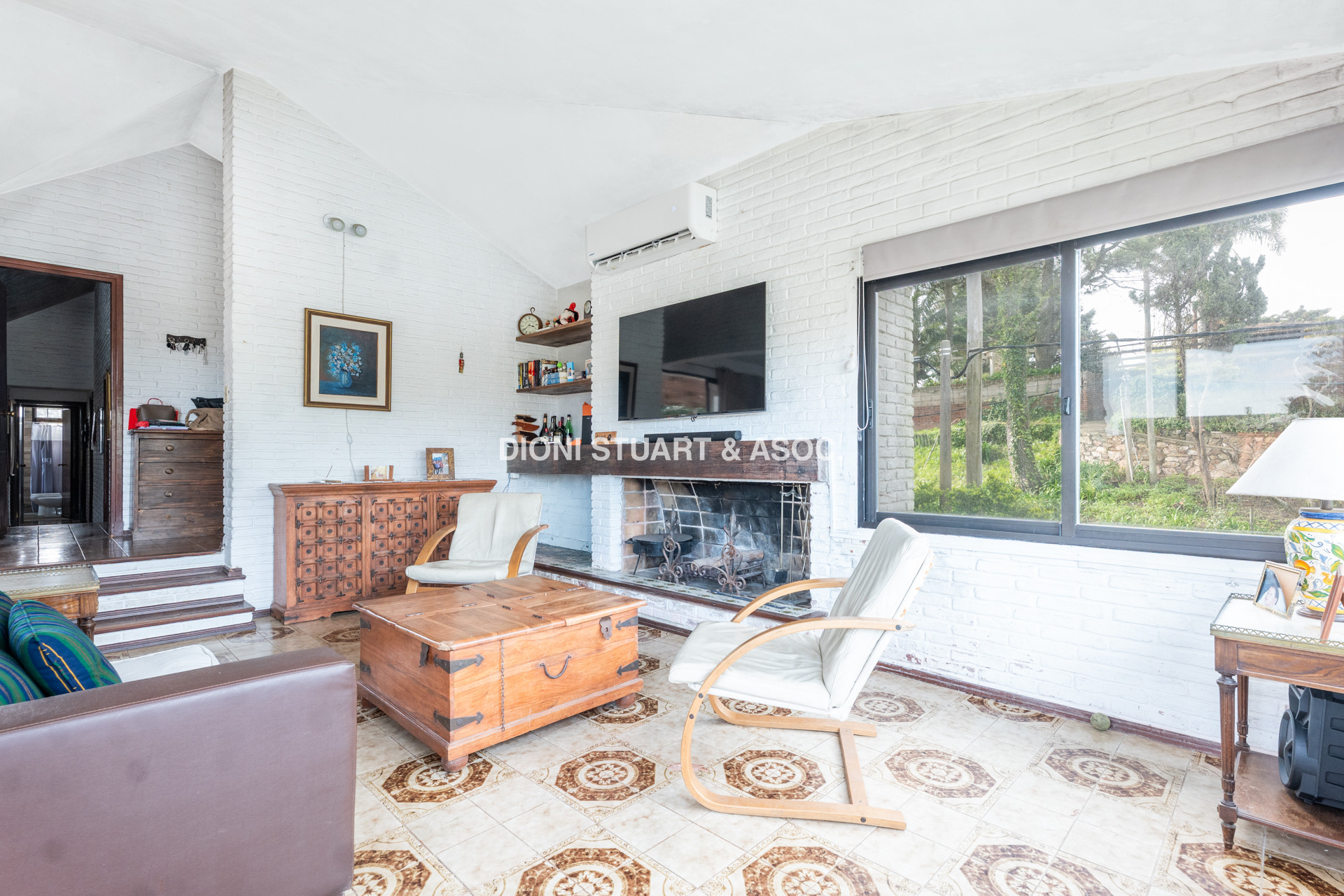 CASA EN VENTA CERCA DEL MAR PLAYA MANSA - 3 DORMITORIOS